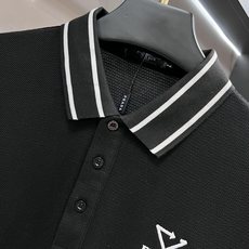 普拉达 2025新款高端商务Polo 白领 单位人士必入单品! 休闲商务翻领短袖,科技面料,体感非常棒, 普拉达 2025新款高端商务Polo 白领 单位人士必入单品! 休闲商务翻领短袖,科技面料,体感非常棒,