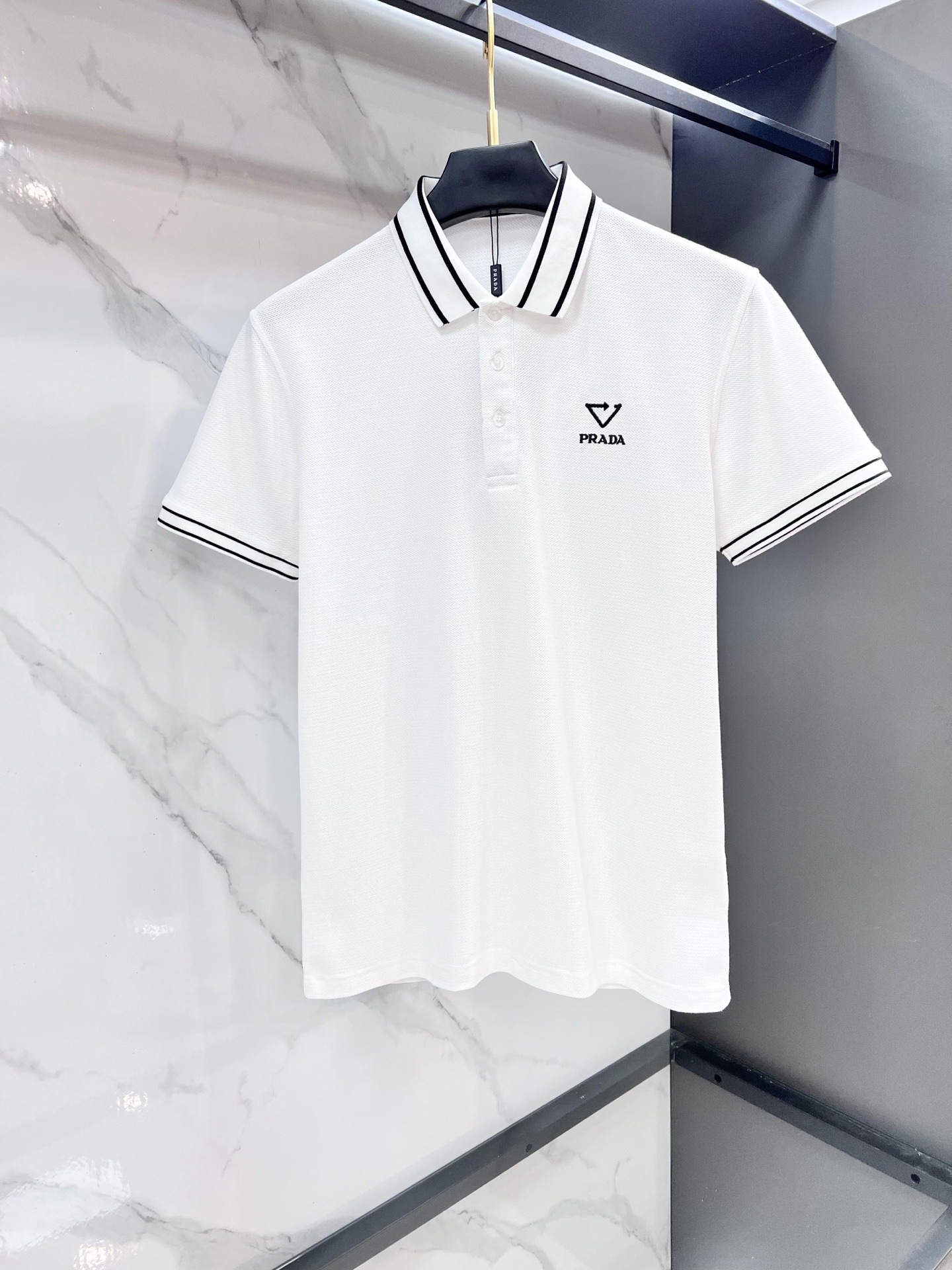普拉达 2025新款高端商务Polo 白领 单位人士必入单品！ 休闲商务翻领短袖，科技面料，体感非常棒，