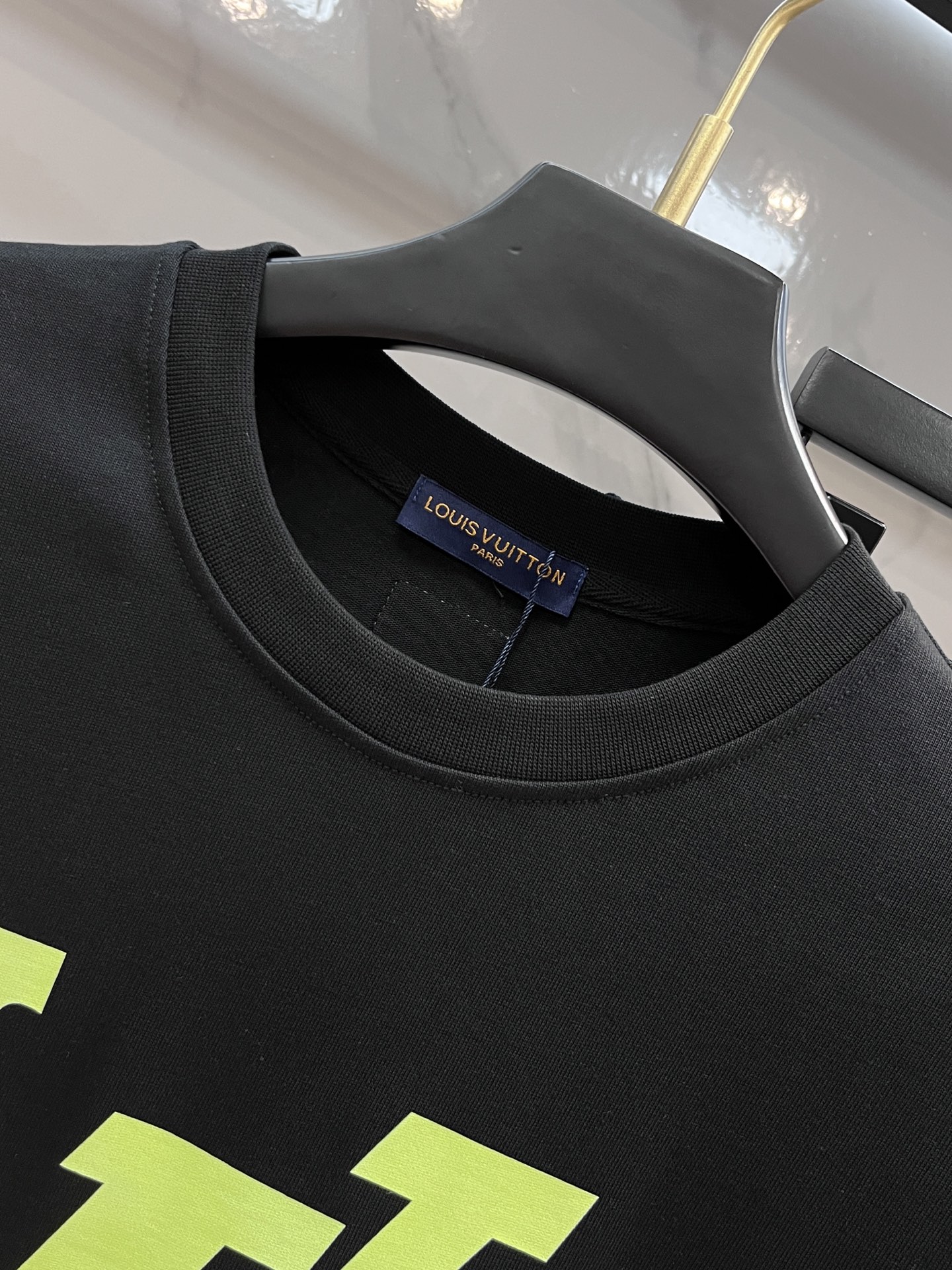 LV 2025最新品时尚休闲套装，顶级原版面料打造，穿着舒适，吸湿性透气性都非常良好，色牢度超高！无论内