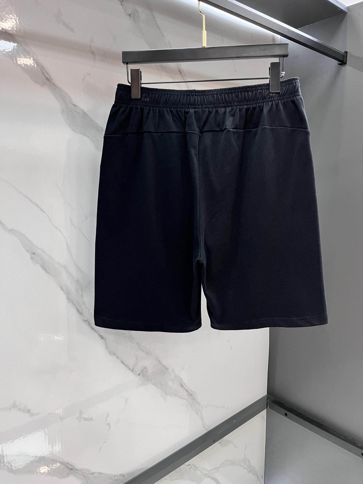 LV 2025最新品时尚休闲套装，顶级原版面料打造，穿着舒适，吸湿性透气性都非常良好，色牢度超高！无论内