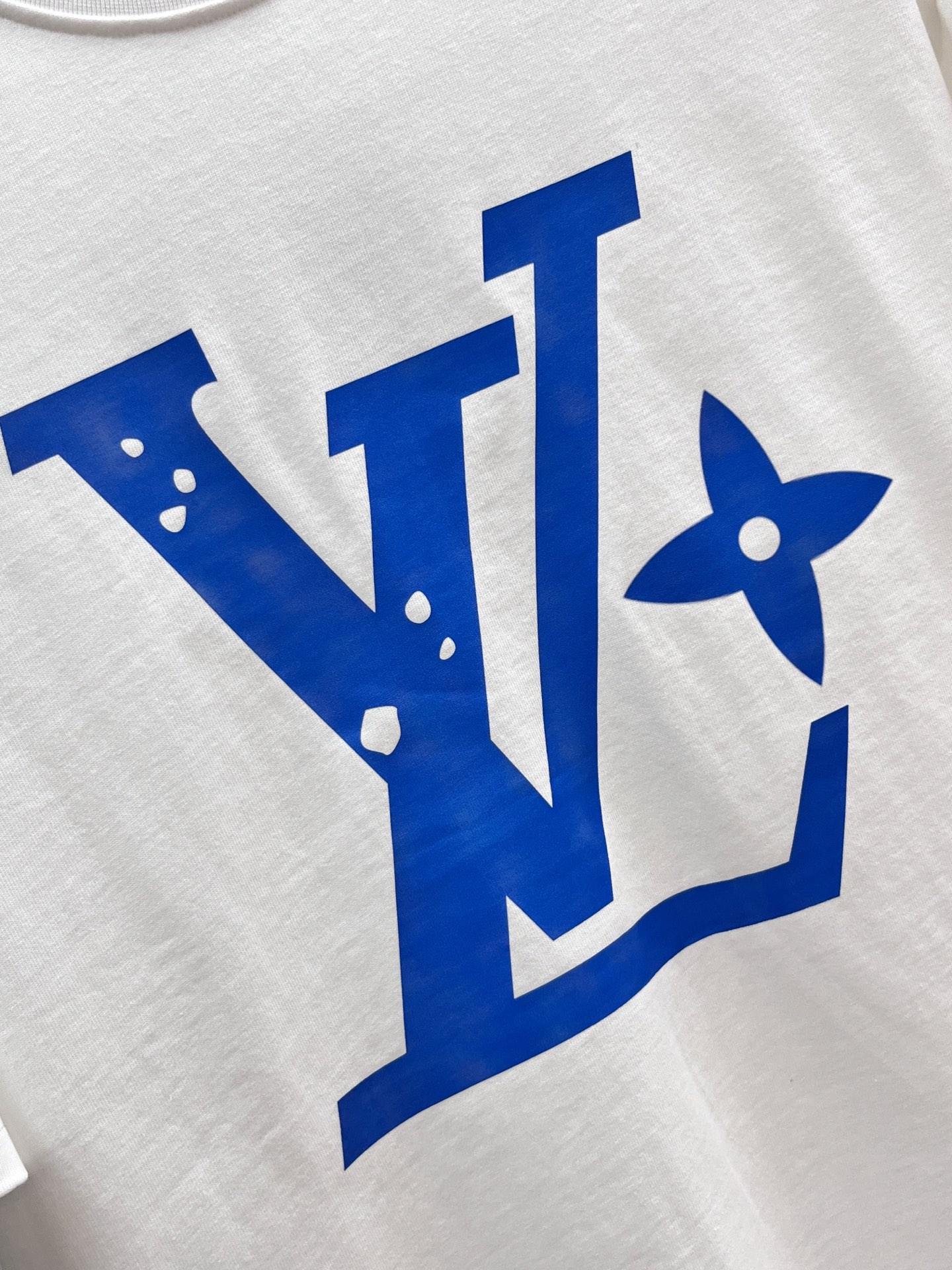 LV 2025最新品时尚休闲套装，顶级原版面料打造，穿着舒适，吸湿性透气性都非常良好，色牢度超高！无论内