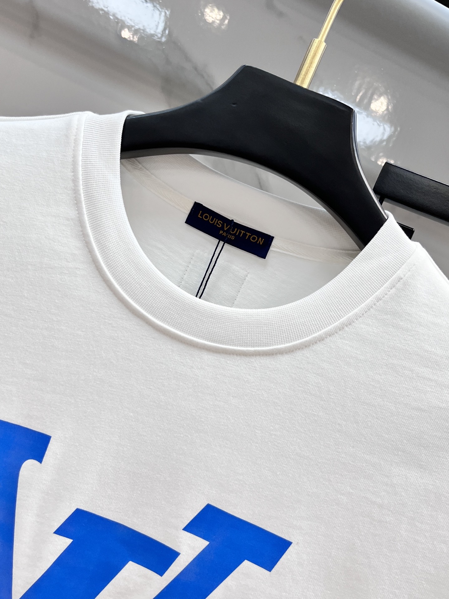 LV 2025最新品时尚休闲套装，顶级原版面料打造，穿着舒适，吸湿性透气性都非常良好，色牢度超高！无论内