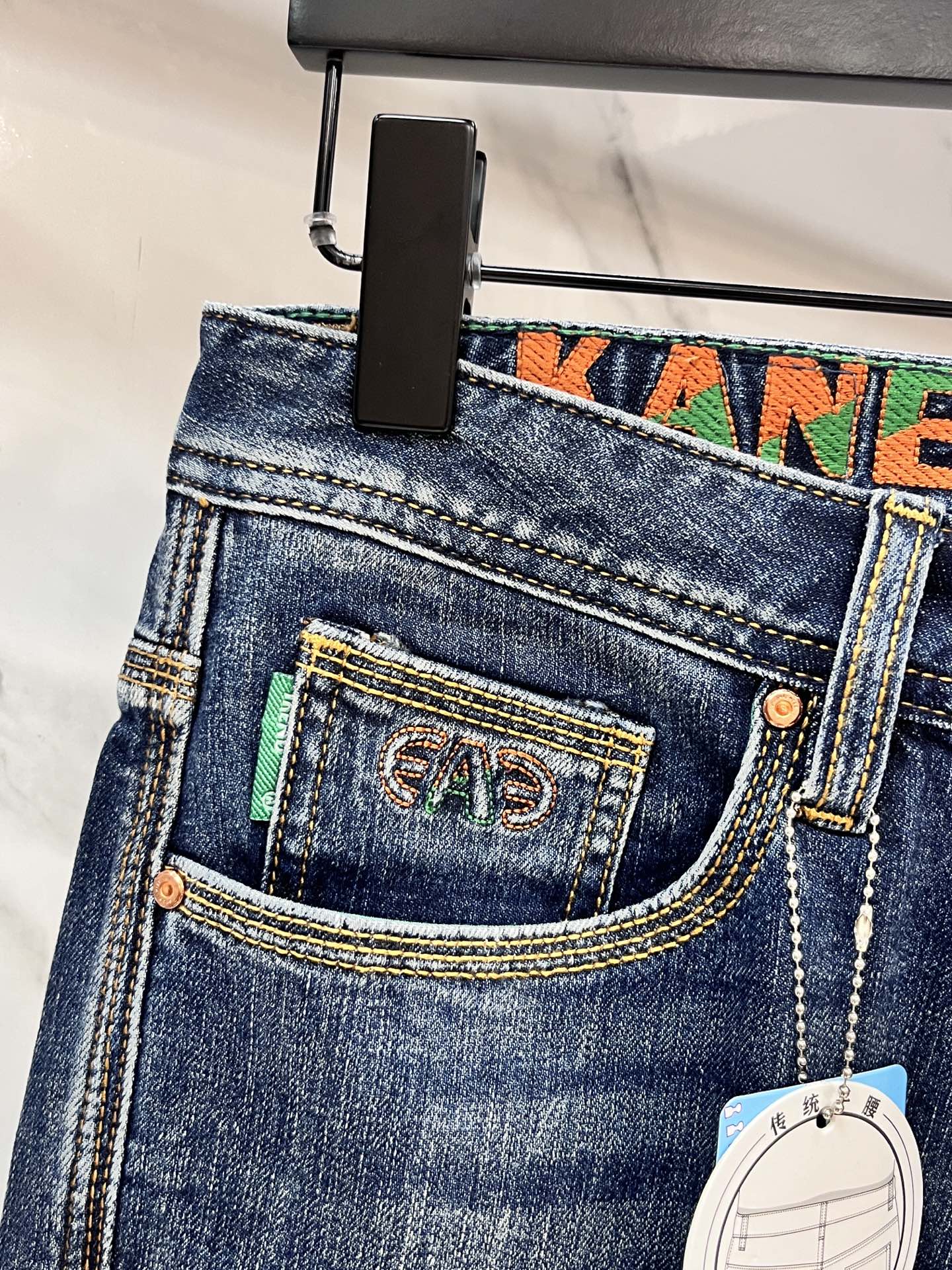 D2 2025SS早春新品薄款重工休闲牛仔裤👖，进口优质水洗弹力面料，上身舒适透气有弹力，客供五金辅料装