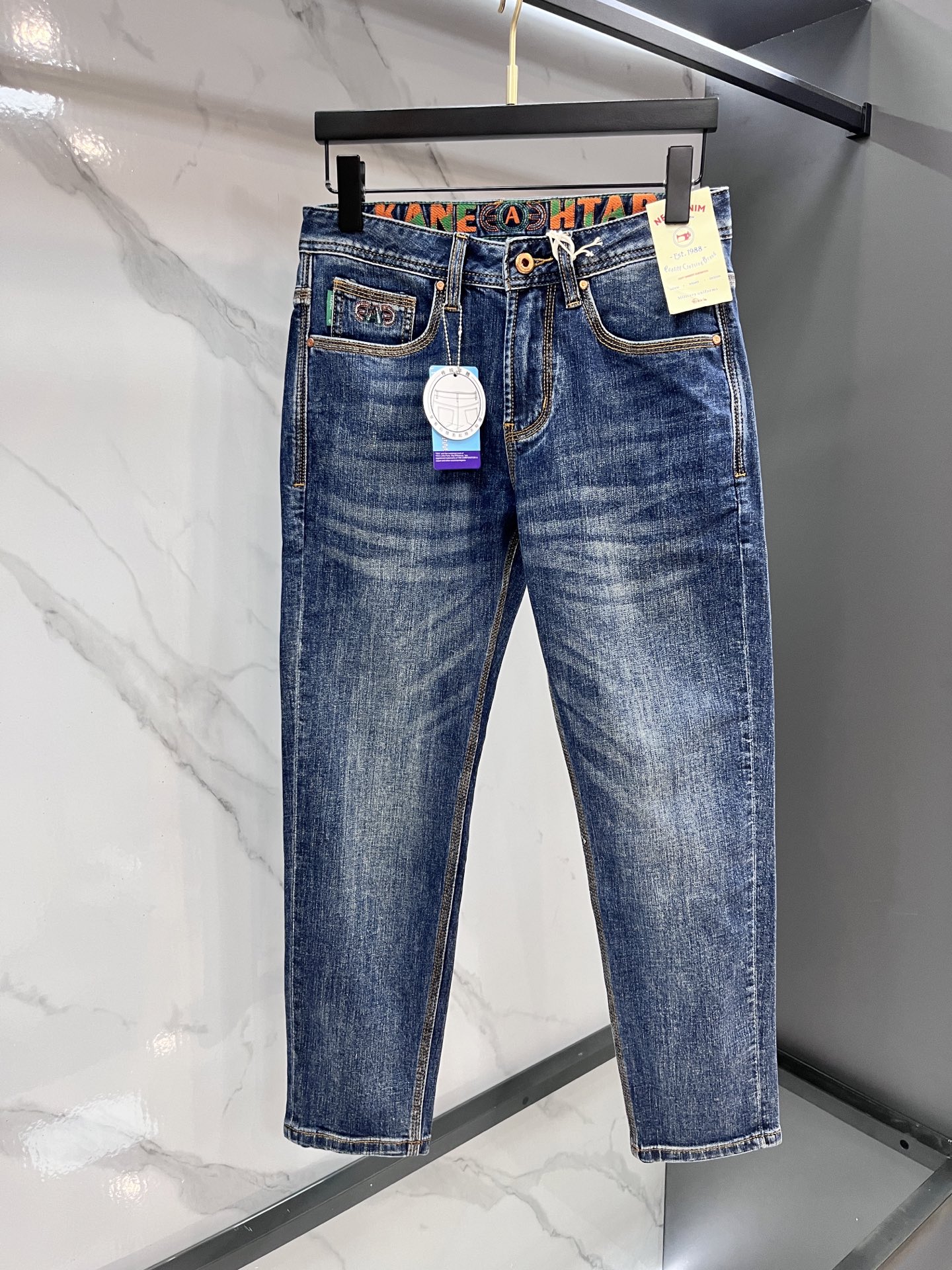 D2 2025SS早春新品薄款重工休闲牛仔裤👖，进口优质水洗弹力面料，上身舒适透气有弹力，客供五金辅料装