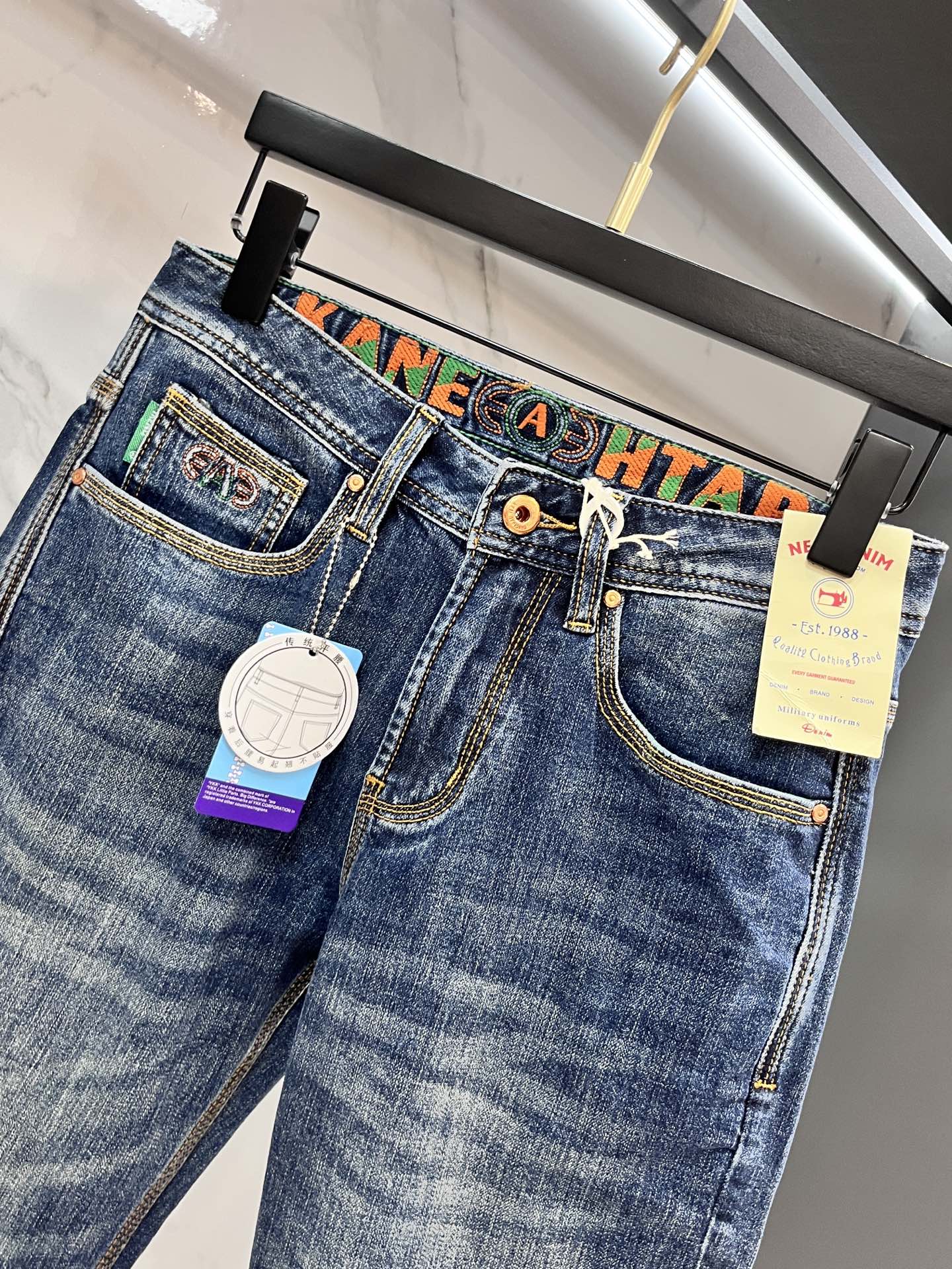 D2 2025SS早春新品薄款重工休闲牛仔裤👖，进口优质水洗弹力面料，上身舒适透气有弹力，客供五金辅料装