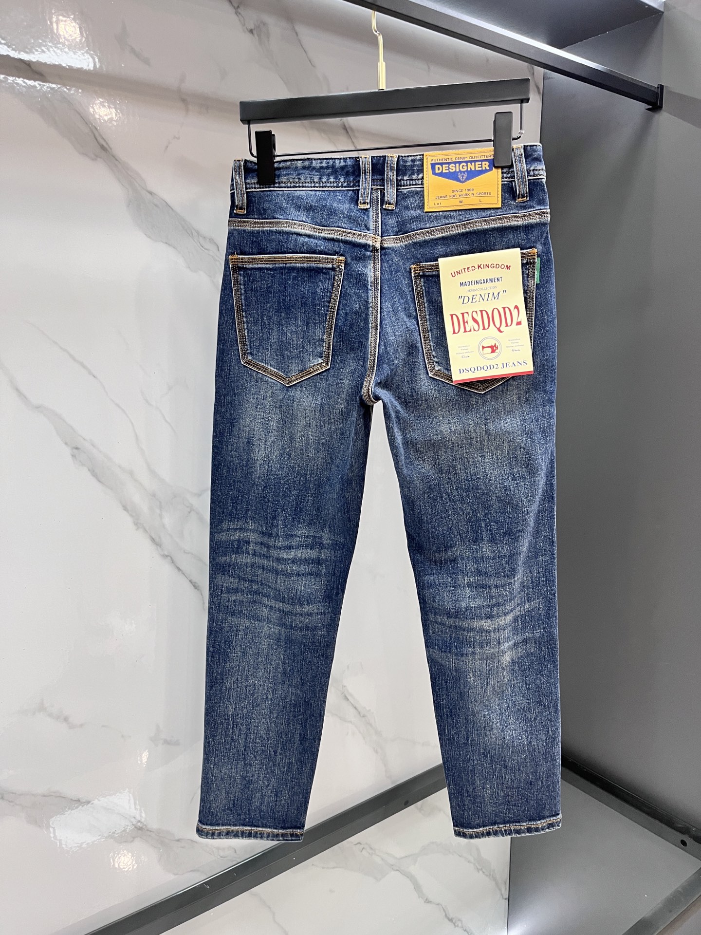 D2 2025SS早春新品薄款重工休闲牛仔裤👖，进口优质水洗弹力面料，上身舒适透气有弹力，客供五金辅料装