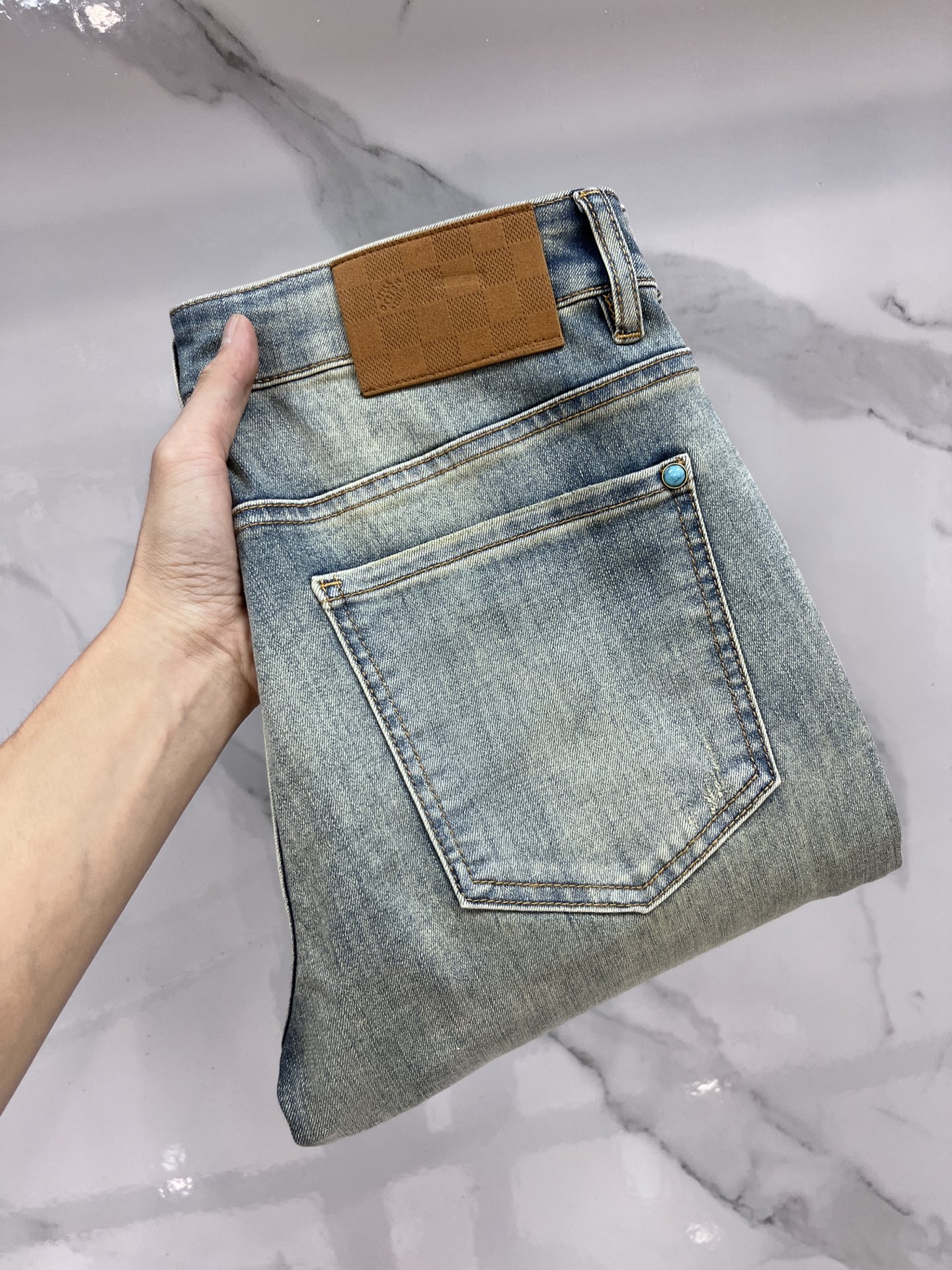 NO:514401,LV SS early spring new thin heavy industry casual jeans, imported high-quality washing elastic fabric, comfortable, breathable and elastic upper body, customer-supplied hardware and auxiliary materials decoration, super positive style, full-quality order model, full-body handsome upper body ……………………………………………………………………………………………………………………………………………………………………………………………………………………………………………………………………………………………………………………………………………………………………………………………………………………………………………………………………………………………………………………………………………………………………………………………………………………………………………………………………………………………………………………………………………………………………………………………………………………………………………………………………………………………………………………………………………………………………………………………………………………………………………………………………………………………………………………………………………………………………………………………………………………………………………19860909LV SS早春新品薄款重工休闲牛仔裤,进口优质水洗弹力面料,上身舒适透气有弹力,客供五金辅料装饰,版型超正,全品相订单款,上身帅气十足 …………………………………………………… Size29-38,,louis vuitton,jeans,alexander wang,Men's clothing