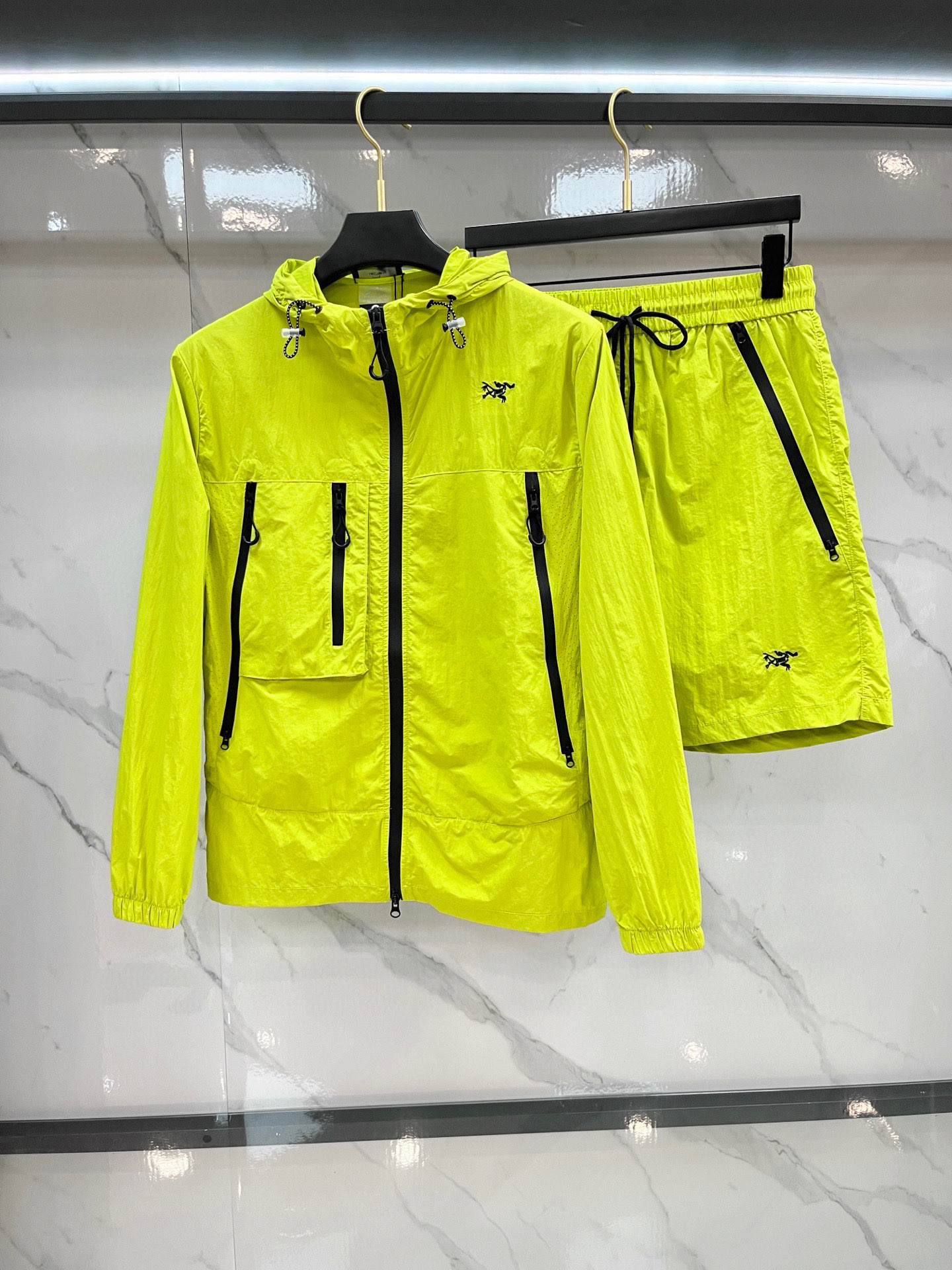 始祖鸟 2025春夏经典防晒套装，面料超软面料帅酷爆款薄套装，时尚都市百搭款款，夏季必备神器，速干衣，水