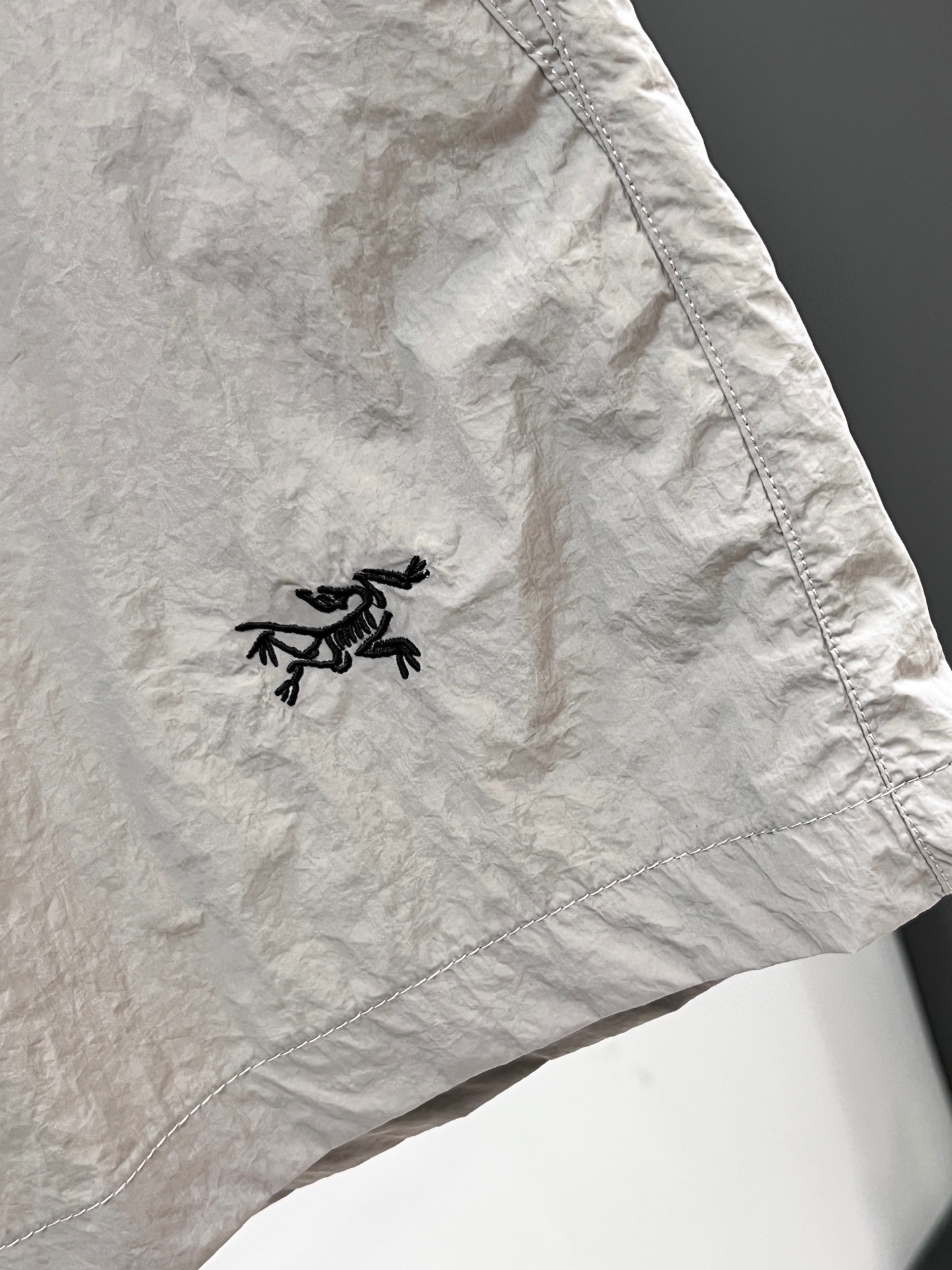 始祖鸟 2025春夏经典防晒套装，面料超软面料帅酷爆款薄套装，时尚都市百搭款款，夏季必备神器，速干衣，水