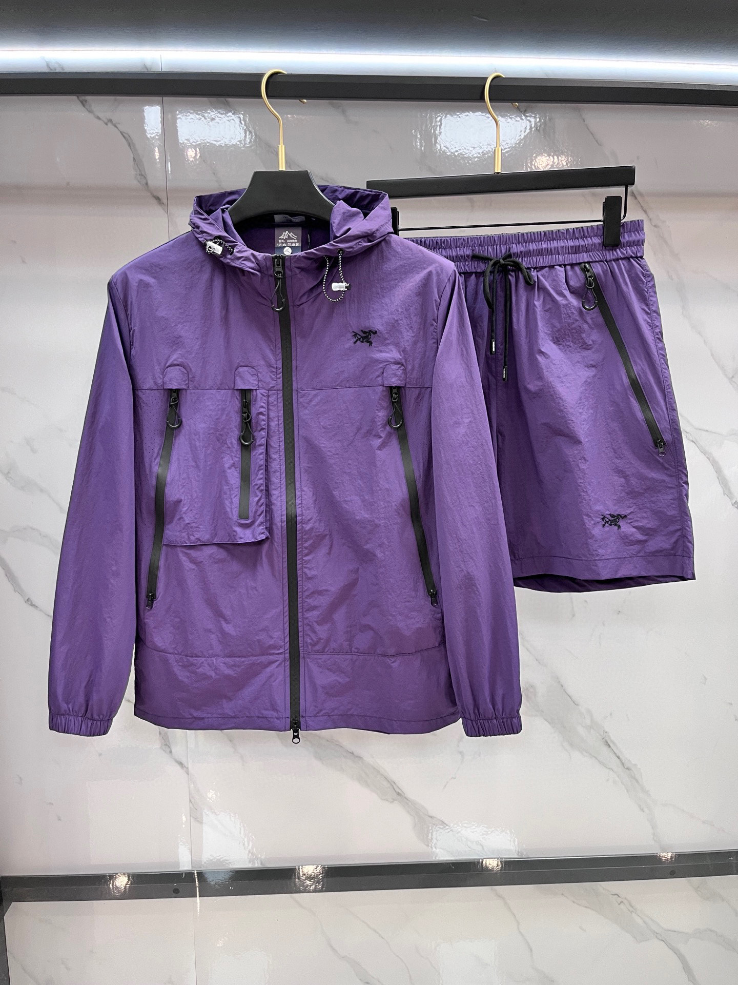 始祖鸟 2025春夏经典防晒套装，面料超软面料帅酷爆款薄套装，时尚都市百搭款款，夏季必备神器，速干衣，水