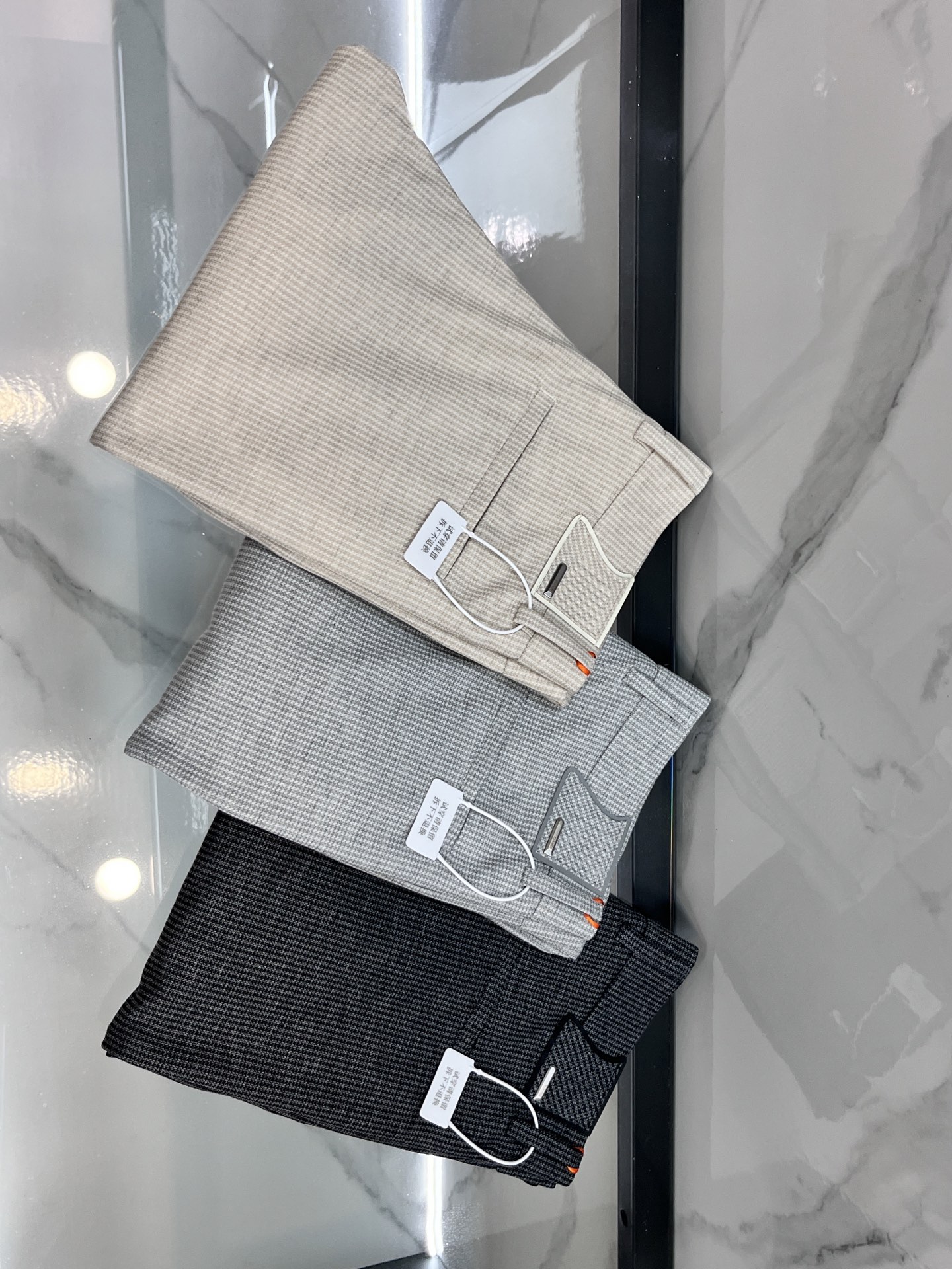 NO:512892,Fendi 2025SS early spring new thin heavy industry casual pants, imported high-quality washing elastic fabric, comfortable, breathable and elastic upper body, customer-supplied hardware and auxiliary materials decoration, super positive style, full-quality order model, full-body handsome upper body ……………………………………………………………………………………………………………………………………………………………………………………………………………………………………………………………………………………………………………………………………………………………………………………………………………………………………………………………………………………………………………………………………………………………………………………………………………………………………………………………………………………………………………………………………………………………………………………………………………………………………………………………………………………………………………………………………………………………………………………………………………………………………………………………………………………………………………………………………………………………………………………………………………………………………19860909芬迪 2025SS早春新品薄款重工休闲裤,进口优质水洗弹力面料,上身舒适透气有弹力,客供五金辅料装饰,版型超正,全品相订单款,上身帅气十足 …………………………………………………… Size29-38,,fendi,alexander wang,Men's clothing