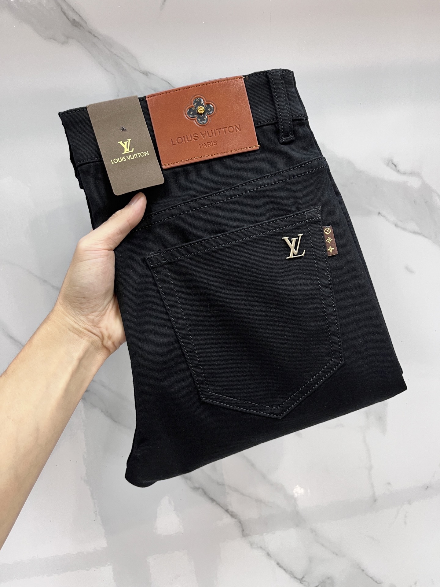 NO:512922,LV 2025SS early spring new thin heavy industry casual jeans, imported high-quality washing elastic fabric, comfortable, breathable and elastic upper body, customer-supplied hardware and auxiliary materials decoration, super positive style, full-quality order model, full-body handsome upper body ………………………………………………………………………………………………………………………………………………………………………………………………………………………………………………………………………………………………………………………………………………………………………………………………………………………………………………………………………………………………………………………19860909LV 2025SS早春新品薄款重工休闲牛仔裤,进口优质水洗弹力面料,上身舒适透气有弹力,客供五金辅料装饰,版型超正,全品相订单款,上身帅气十足 …………………………………………………… Size29-38,,louis vuitton,jeans,alexander wang,Men's clothing