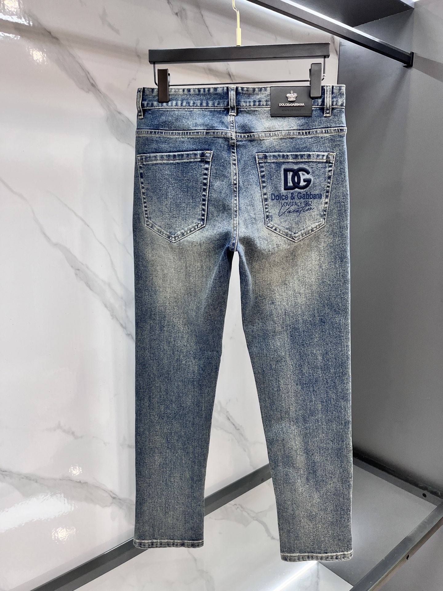 DG 2025SS早春新品薄款重工休闲牛仔裤👖，进口优质水洗弹力面料，上身舒适透气有弹力，客供五金辅料装