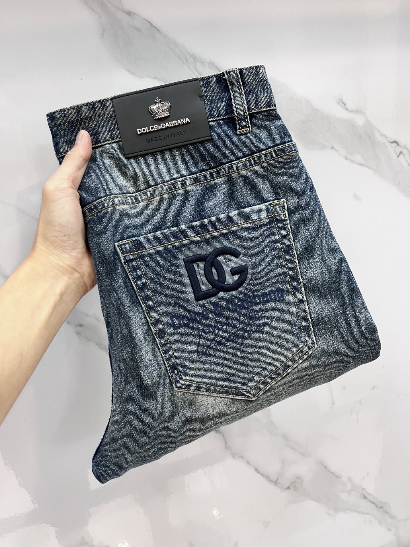 DG 2025SS早春新品薄款重工休闲牛仔裤👖，进口优质水洗弹力面料，上身舒适透气有弹力，客供五金辅料装