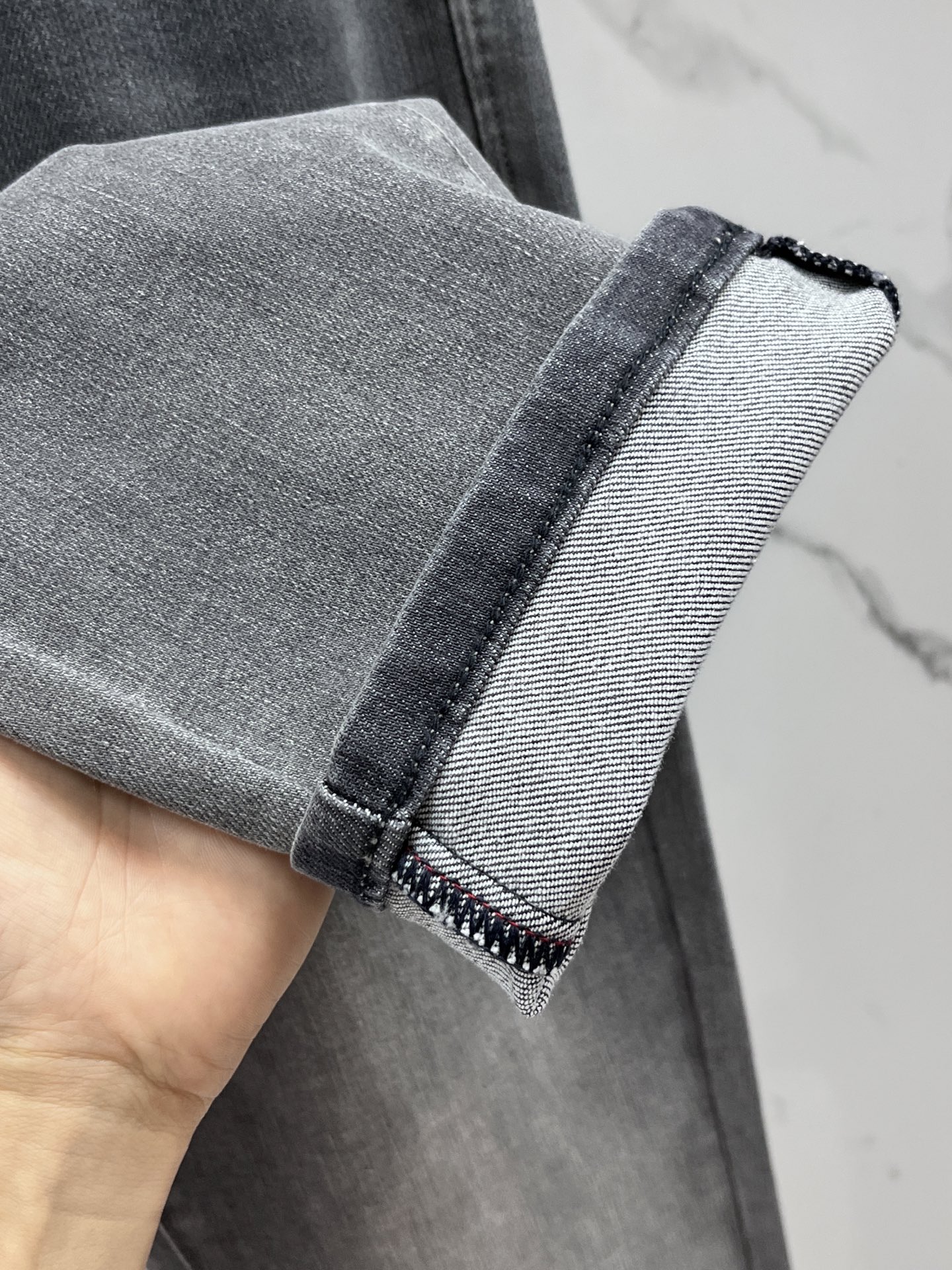 LV 2025SS早春新品薄款重工休闲牛仔裤👖，进口优质水洗弹力面料，上身舒适透气有弹力，客供五金辅料装