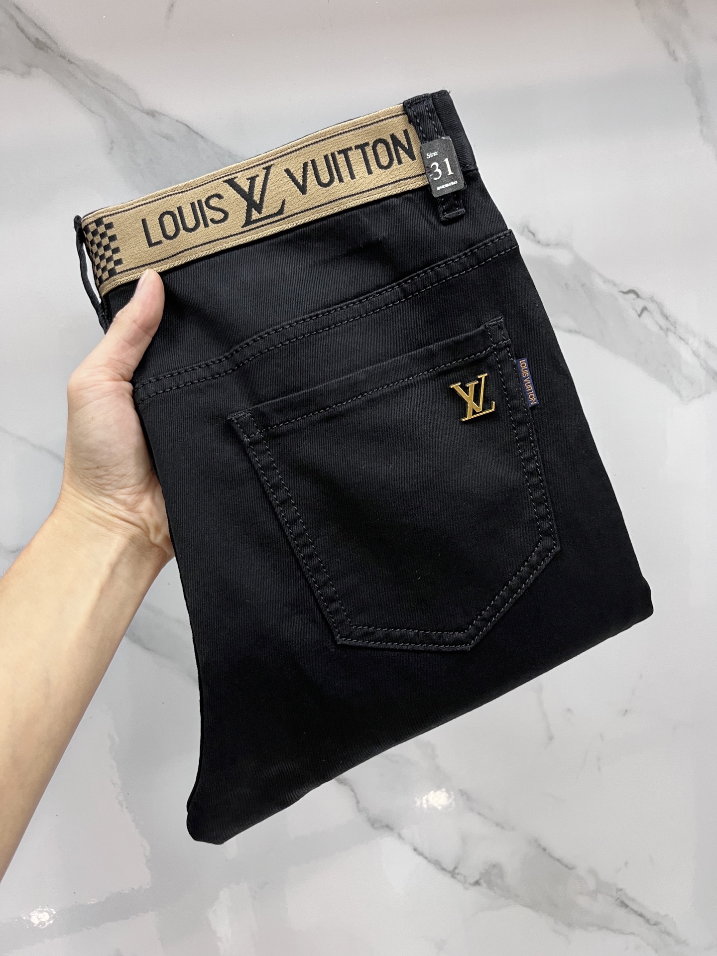 NO:527843,LV 2025SS early spring new thin heavy industry casual jeans, imported high-quality washing elastic fabric, comfortable, breathable and elastic upper body, customer-supplied hardware and auxiliary materials decoration, super positive style, full-quality order model, full-body handsome upper body ………………………………………………………………………………………………………………………………………………………………………………………………………………………………………………………………………………………………………………………………………………………………………………………………………………………………………………………………………………………………………………………19860909LV 2025SS早春新品薄款重工休闲牛仔裤,进口优质水洗弹力面料,上身舒适透气有弹力,客供五金辅料装饰,版型超正,全品相订单款,上身帅气十足 …………………………………………………… Size29-38,,louis vuitton,jeans,alexander wang,Men's clothing