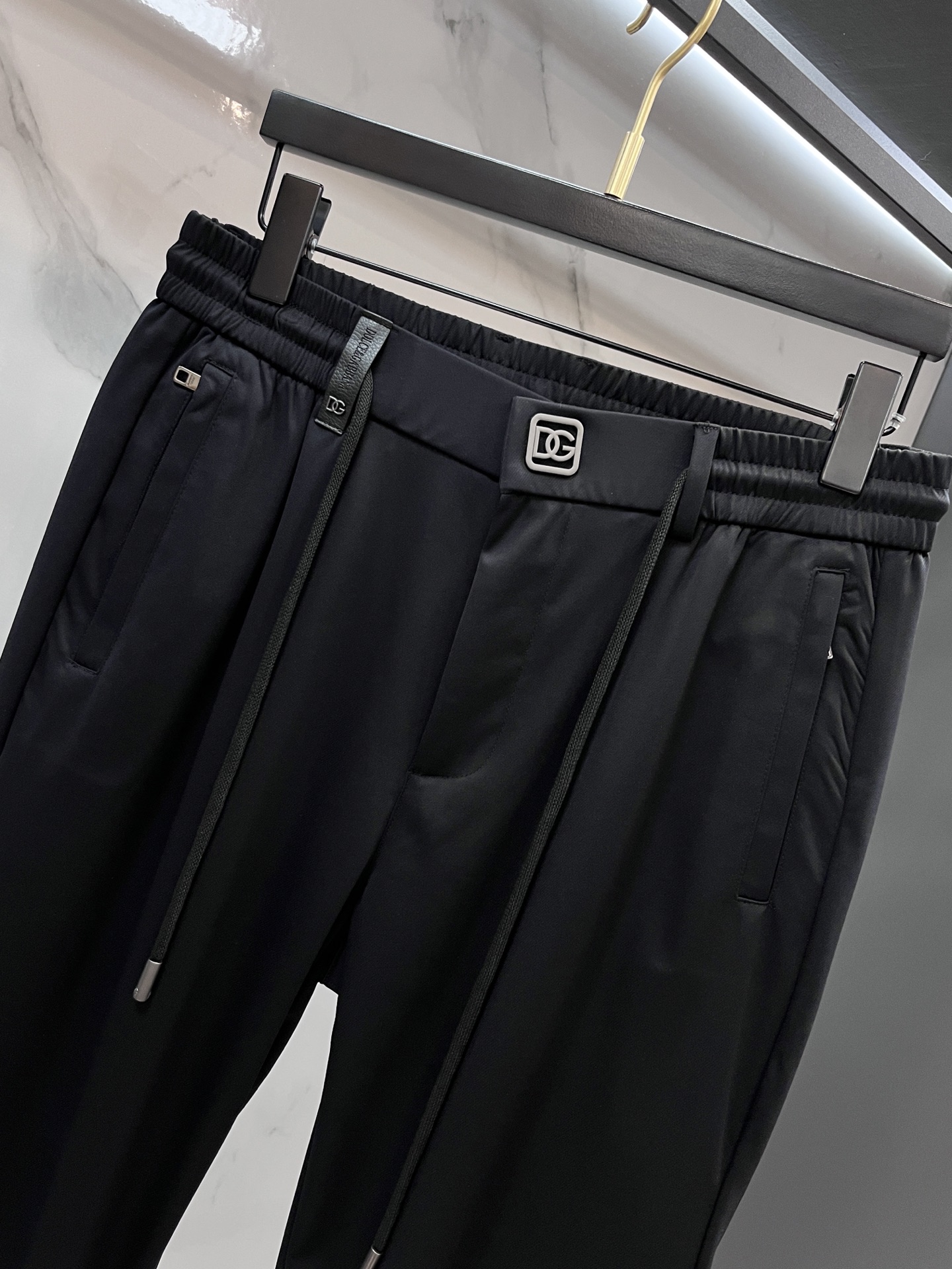 DG 专柜热销新款休闲西裤，顶级高端出货，真正顶级代加工厂严格工序，适合出示各种聚会高级场所，亦可休闲外