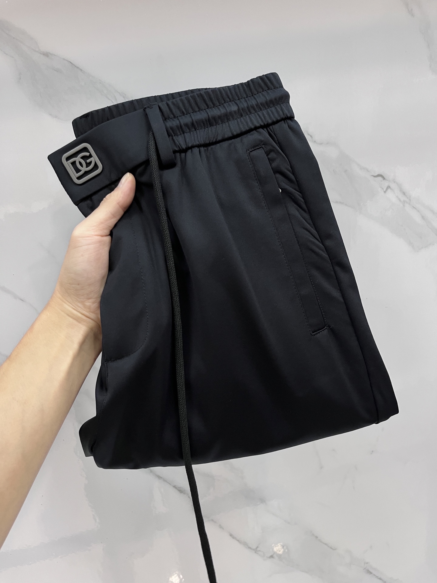 DG 专柜热销新款休闲西裤，顶级高端出货，真正顶级代加工厂严格工序，适合出示各种聚会高级场所，亦可休闲外