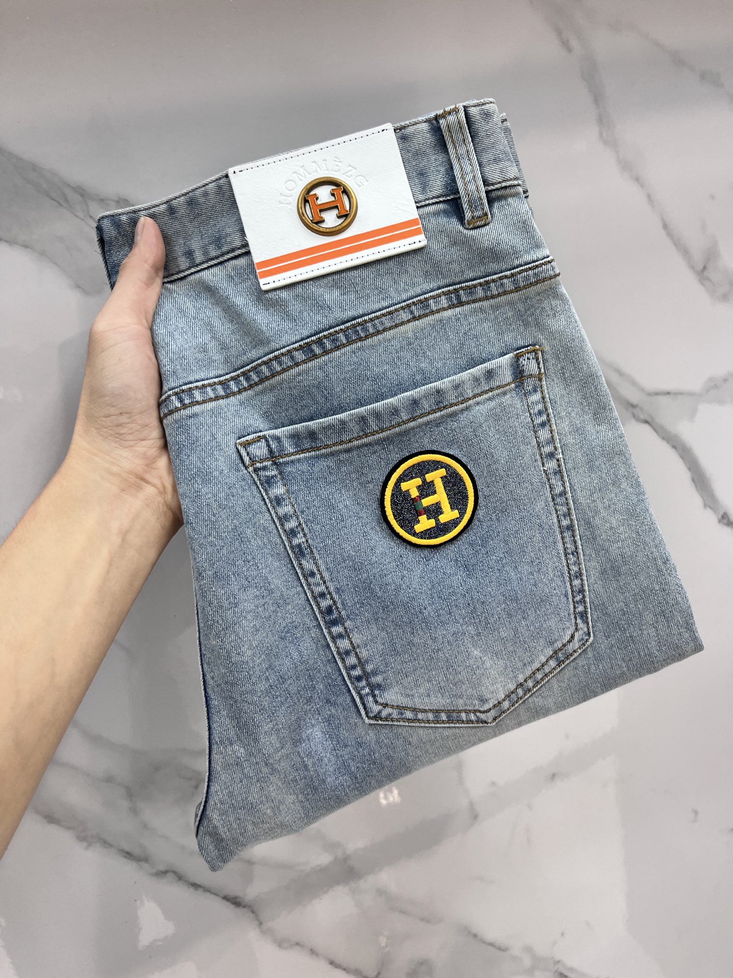 NO:518998,Hermes 2025SS early spring new thin heavy industry casual pants, imported high-quality washing elastic fabric, comfortable, breathable and elastic upper body, customer-supplied hardware and auxiliary materials decoration, super positive style, full-quality order model, full-body handsome upper body ……………………………………………………………………………………………………………………………………………………………………………………………………………………………………………………………………………………………………………………………………………………………………………………………………………………………………………………………………………………………………………………………………………………………………………………………………………………………………………………………………………………………………………………………………………………………………………………………………………………………………………………………………………………………………………………………………………………………………………………………………………………………………………………………………………………………………………………………………………………………………………………………………………………………………19860909爱马仕 2025SS早春新品薄款重工休闲裤,进口优质水洗弹力面料,上身舒适透气有弹力,客供五金辅料装饰,版型超正,全品相订单款,上身帅气十足 …………………………………………………… Size29-38,,hermes,alexander wang,Men's clothing