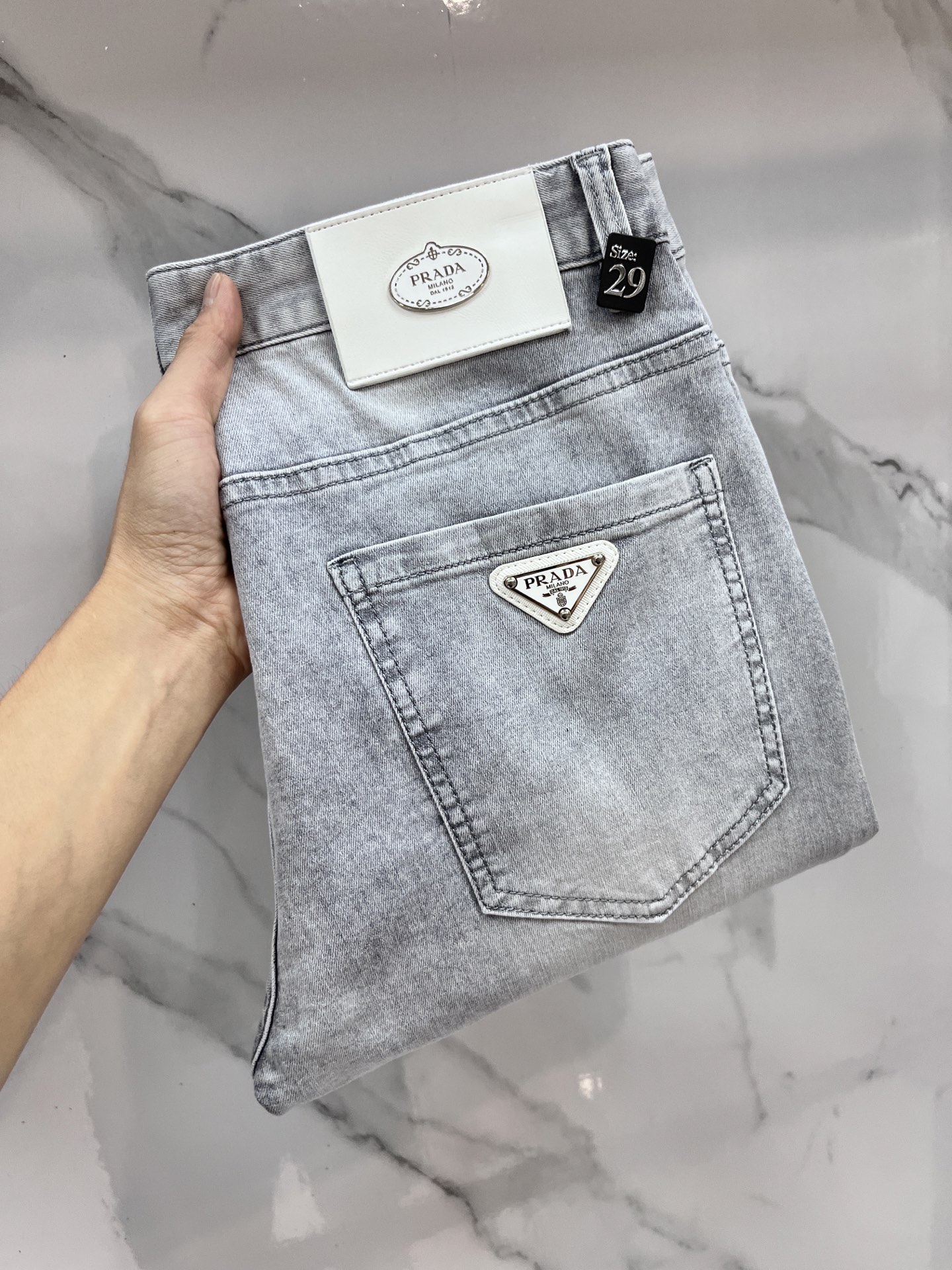 NO:519008,Prada 2025SS early spring new thin heavy industry casual pants, imported high-quality washing elastic fabric, comfortable, breathable and elastic upper body, customer-supplied hardware and auxiliary materials decoration, super positive style, full-quality order model, full-body handsome upper body ……………………………………………………………………………………………………………………………………………………………………………………………………………………………………………………………………………………………………………………………………………………………………………………………………………………………………………………………………………………………………………………………………………………………………………………………………………………………………………………………………………………………………………………………………………………………………………………………………………………………………………………………………………………………………………………………………………………………………………………………………………………………………………………………………………………………………………………………………………………………………………………………………………………………………19860909普拉达 2025SS早春新品薄款重工休闲裤,进口优质水洗弹力面料,上身舒适透气有弹力,客供五金辅料装饰,版型超正,全品相订单款,上身帅气十足 …………………………………………………… Size29-38,,prada,alexander wang,Men's clothing