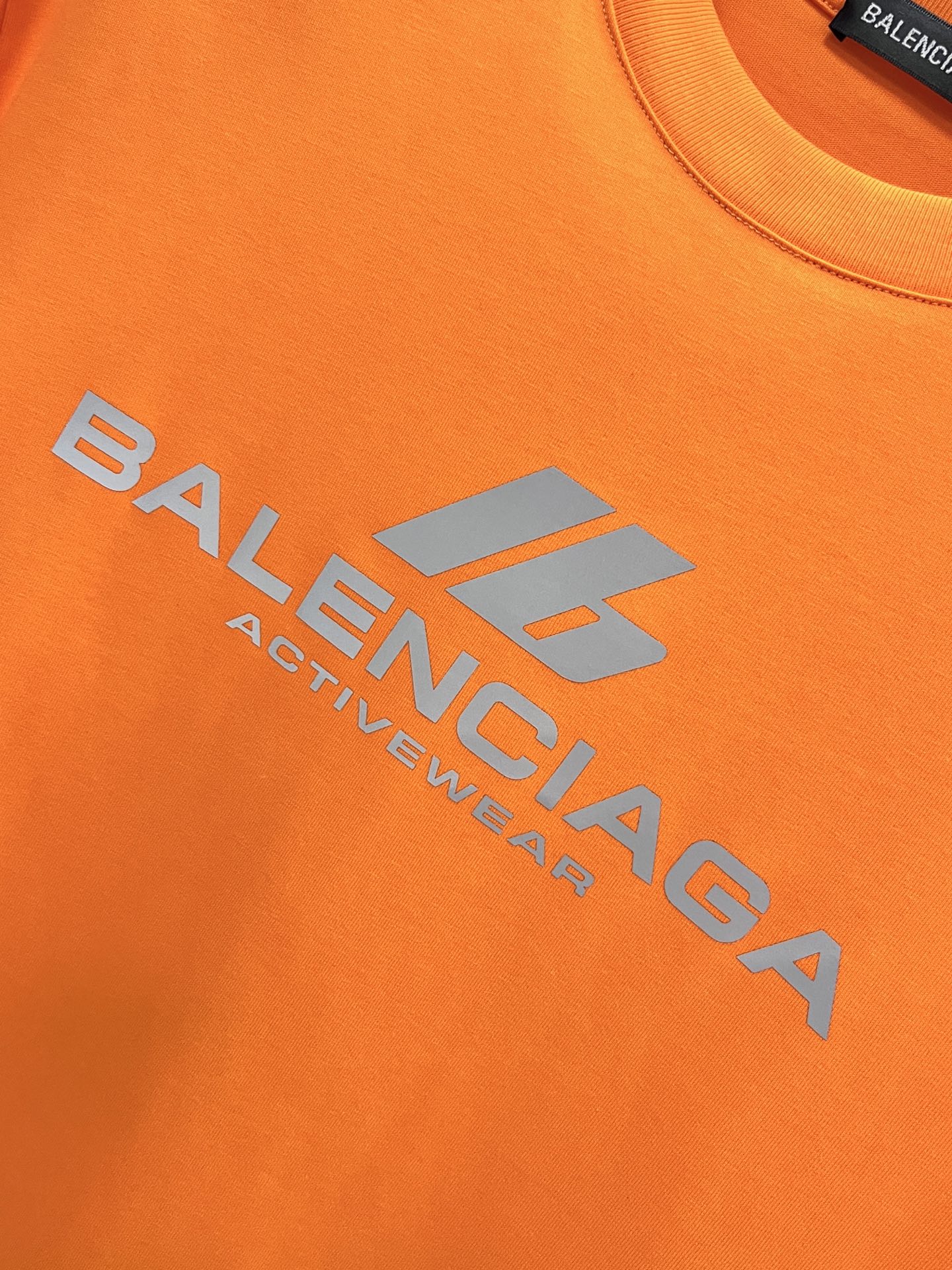 巴黎世家 2025春夏🆕Activewear镭射标识印花短袖T恤，新潮帅气的限量美款中裁短T,细节品质一