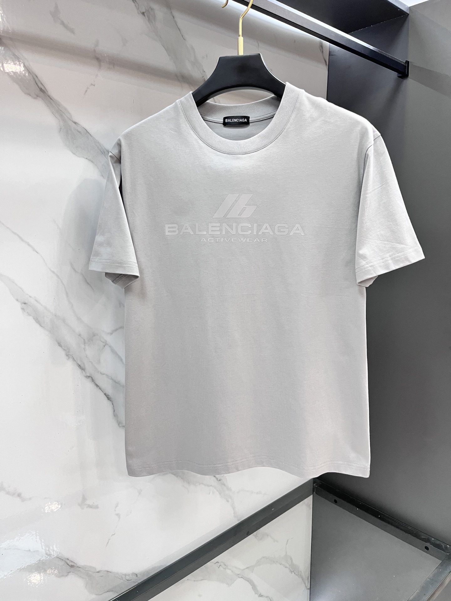 巴黎世家 2026春夏🆕Activewear镭射标识印花短袖T恤，新潮帅气的限量美款中裁短T,细节品质一