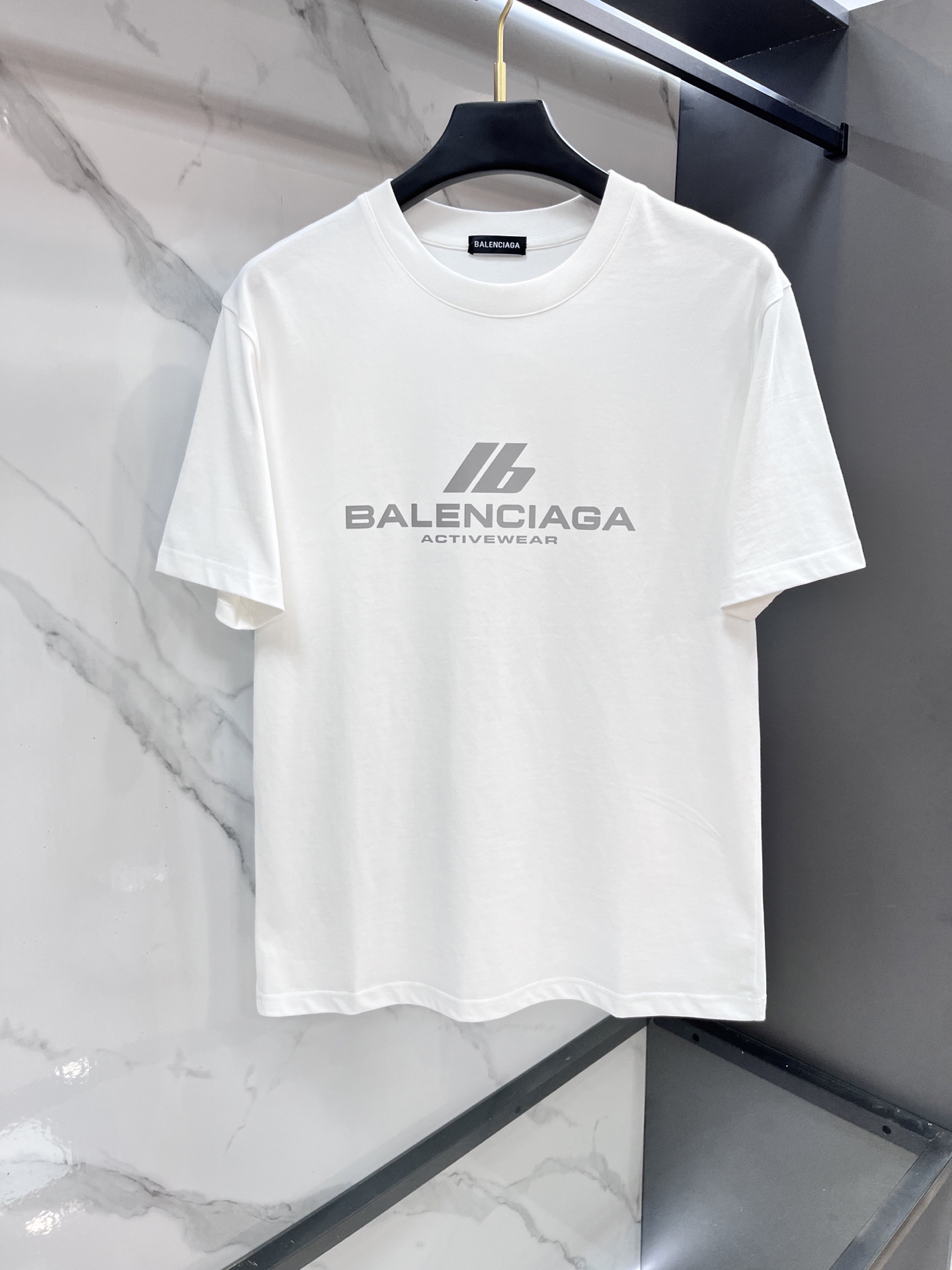 巴黎世家 2025春夏🆕Activewear镭射标识印花短袖T恤，新潮帅气的限量美款中裁短T,细节品质一