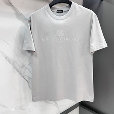 巴黎世家 2025春夏🆕Activewear镭射标识印花短袖T恤,新潮帅气的限量美款中裁短T,细节品质一 巴黎世家 2025春夏🆕Activewear镭射标识印花短袖T恤,新潮帅气的限量美款中裁短T,细节品质一