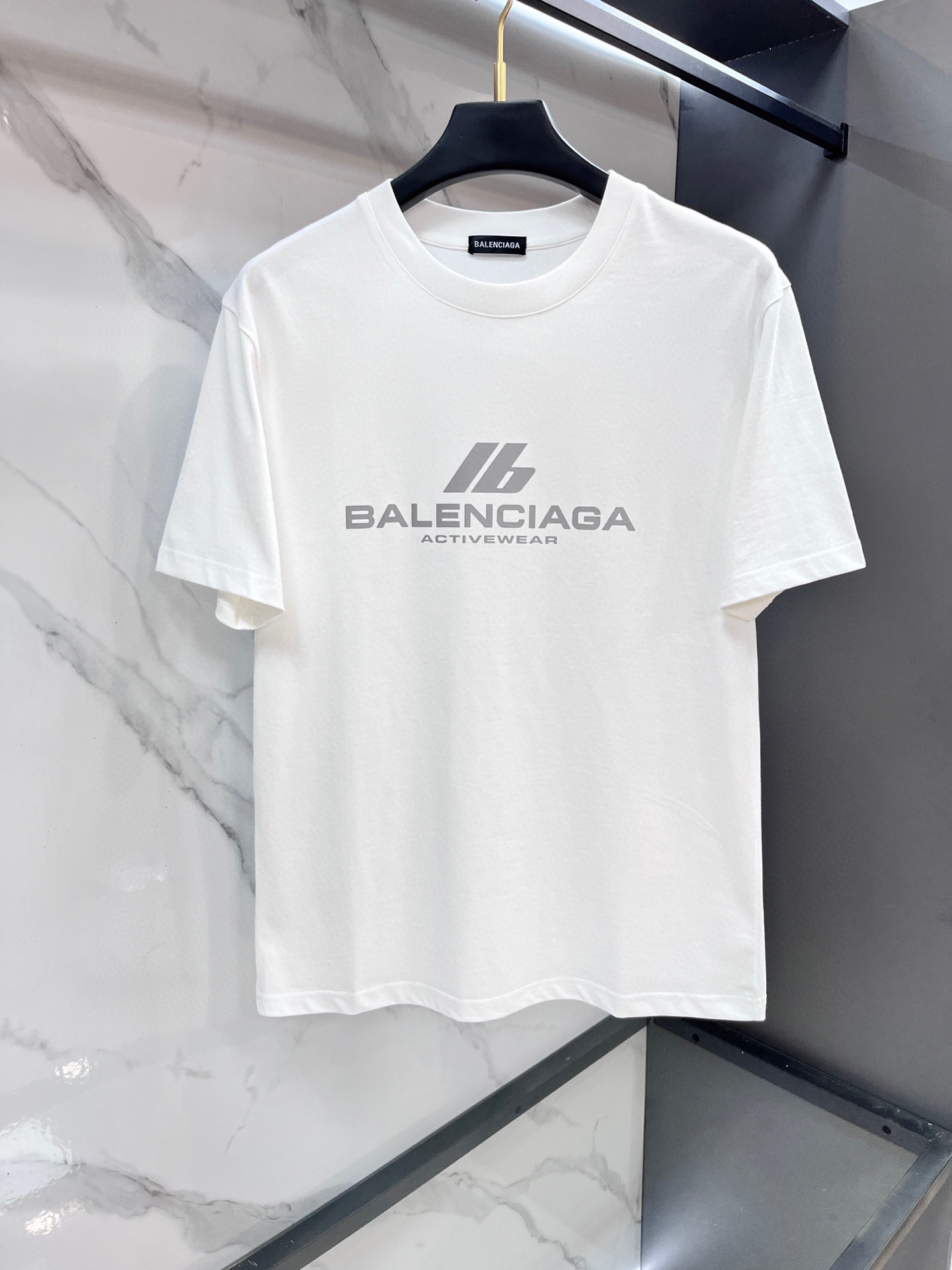 巴黎世家 2026春夏🆕Activewear镭射标识印花短袖T恤，新潮帅气的限量美款中裁短T,细节品质一