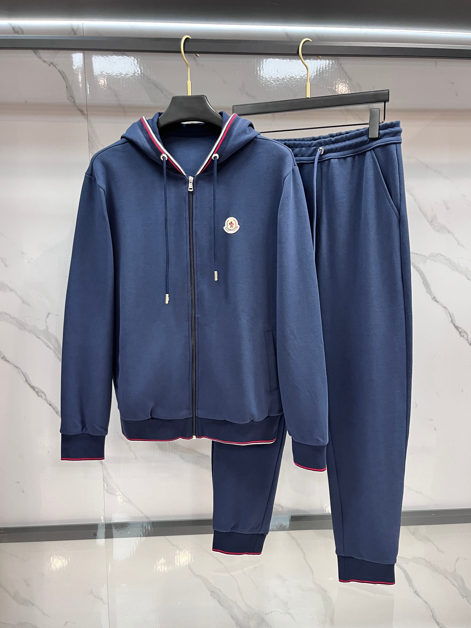 NO:527862,The latest autumn and winter product set - available at the same time, original single and casual fashion set, with very distinctive upper body!  Eye-catching and highlighted, imported high-density polyester fiber fabric, high density, comfortable feel, warm and shiny surface, skin-friendly and breathable, simple but fashionable, extremely high-end, handsome and highly recommended.………………………………………………………………………………………………………………………………………………………………………………………………………………………………………………………………………………………………………………………………………………………………………………………………………………………………………………………………………………………………………………………………………………………………………………………………………………………………………………………………………………………………………………………………………………………………………………………………………………………………………………………………………………………………………………………………………………………………………………………………………………………………………………………………………………………………………………………………………………………………………………………………………………………………………………………………19860909蒙口 秋冬最新品套装-同步有售,原单狠货休闲时尚套装,上身很有特点！吸睛而有亮点,进口高密度聚酯纤 维面料,密度高,手感舒适,表面有着温润的光泽,亲肤透气,简单而不失时尚,档次极高,上身帅到爆,极力推荐.………………………………………………… SizeM-XXXl,,Moncler,alexander wang,Men's clothing