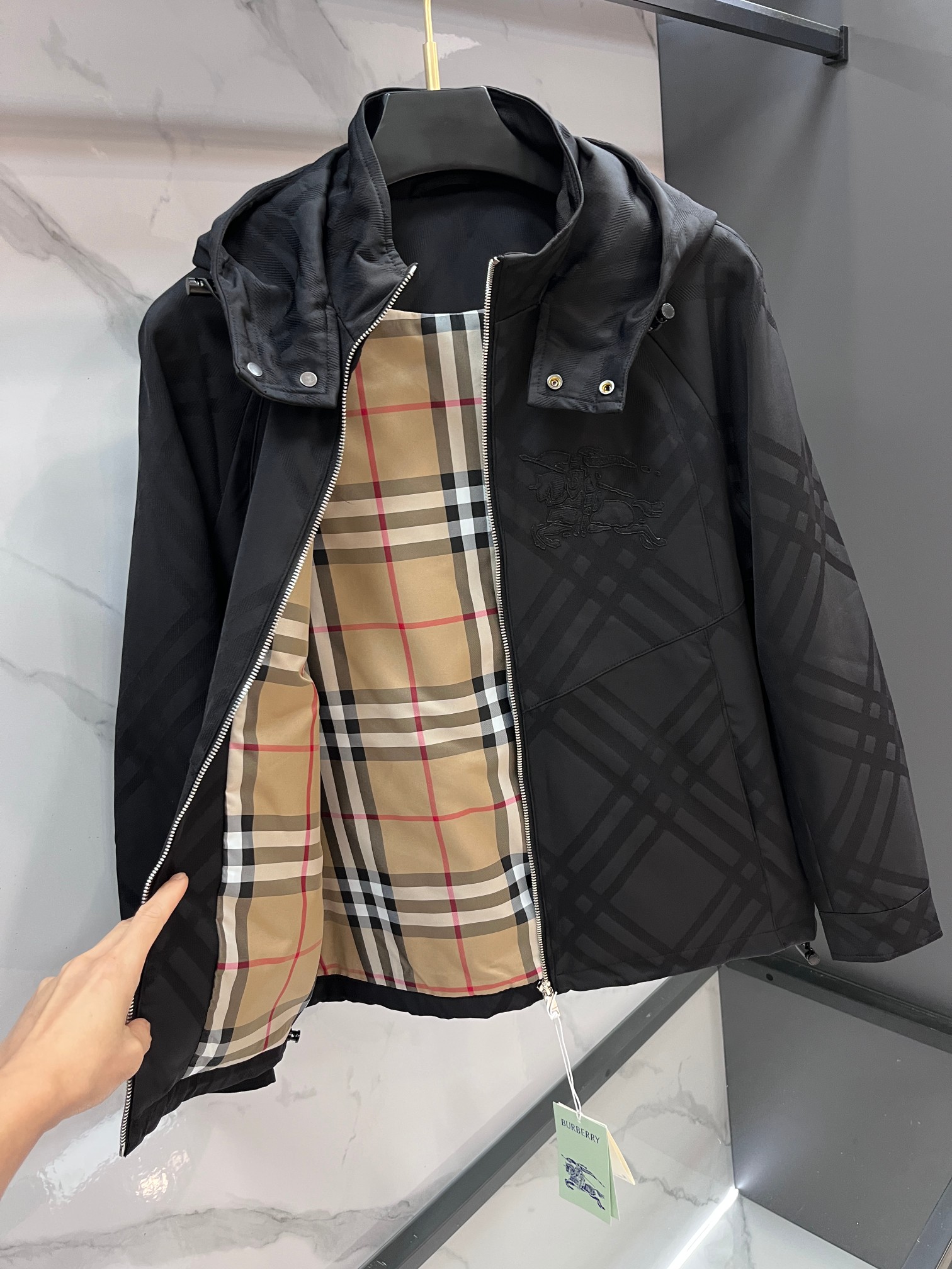 Burberry Early Autumn Jacket - Windproof Hooded Design & Original Polyester 5 a1758467967338 6173