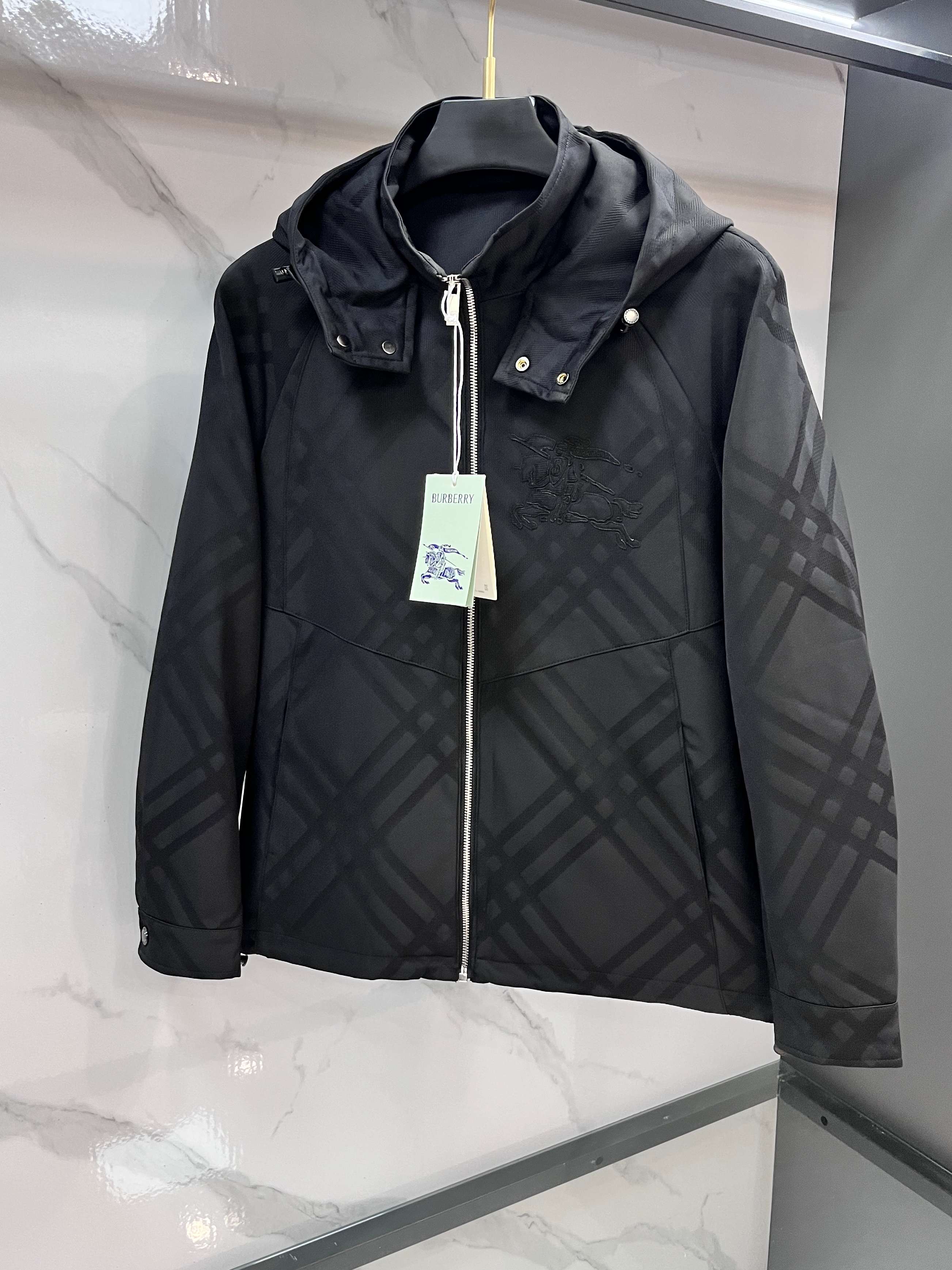 Burberry Early Autumn Jacket - Windproof Hooded Design & Original Polyester 3 a1758467968345 0255