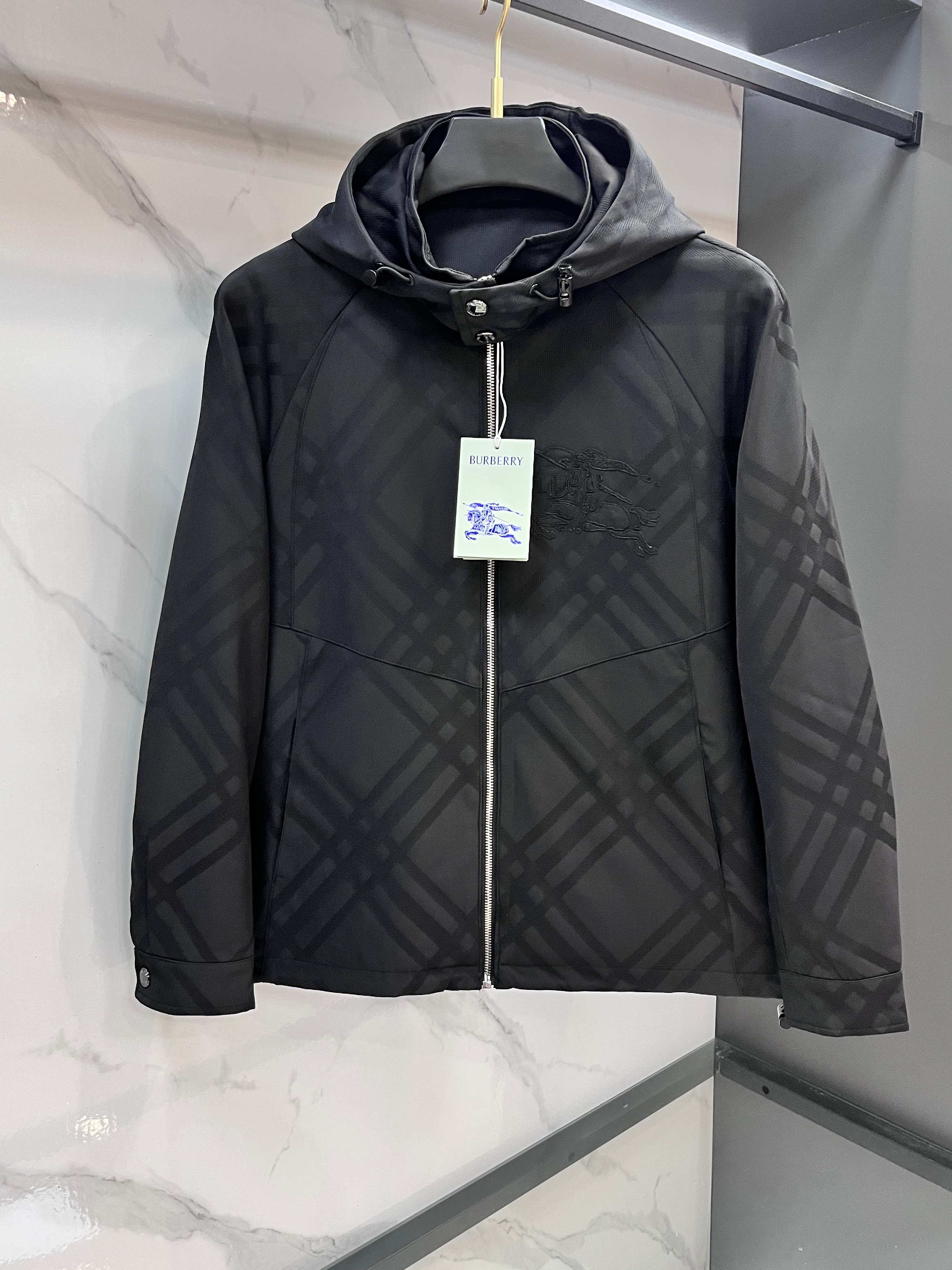 Burberry Early Autumn Jacket - Windproof Hooded Design & Original Polyester 2 a1758467968458 7302