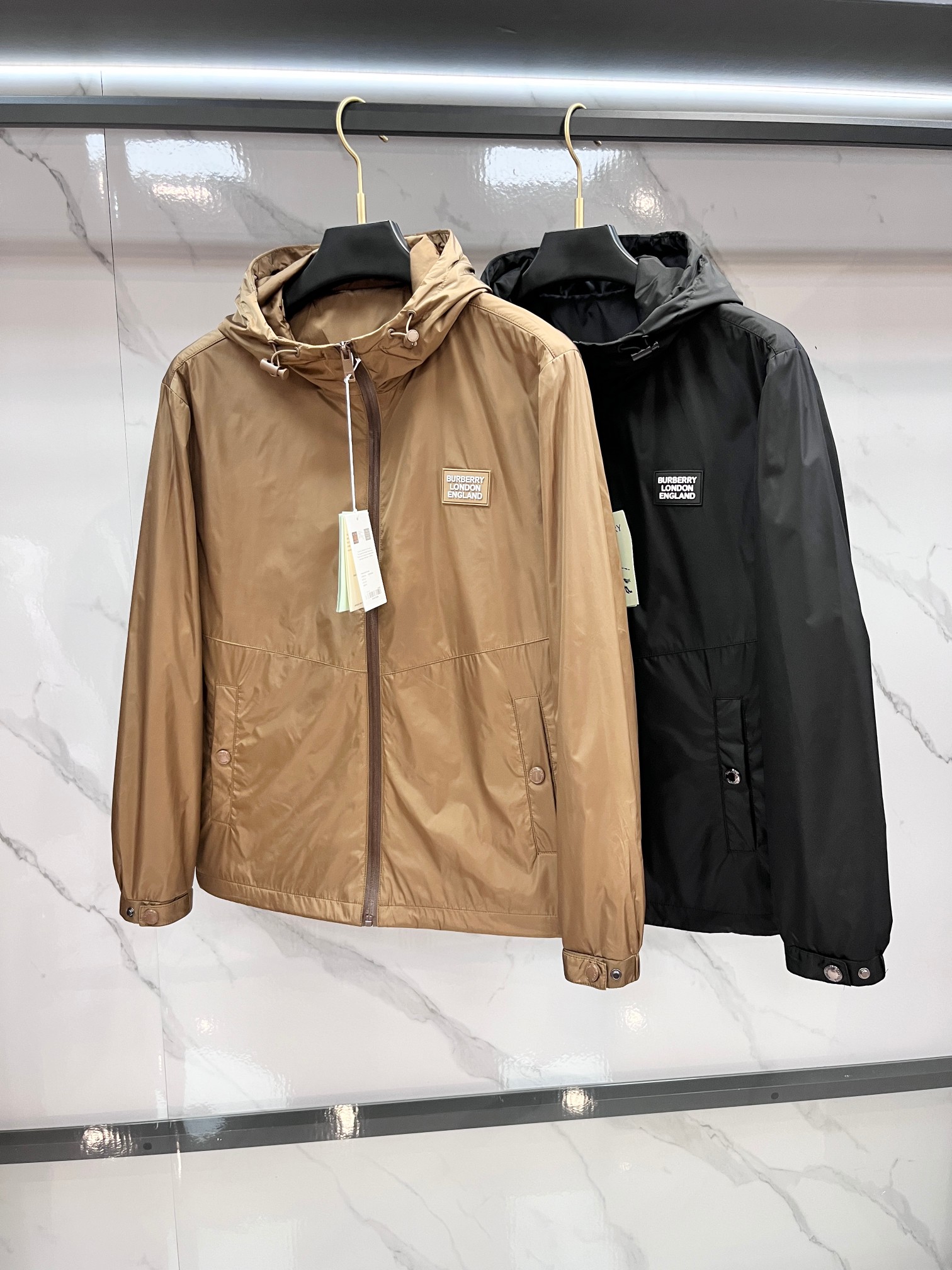 Burberry Early Autumn Jacket: Stylish, Windproof, and Featuring Signature Logo 5 a1758468236539 6117