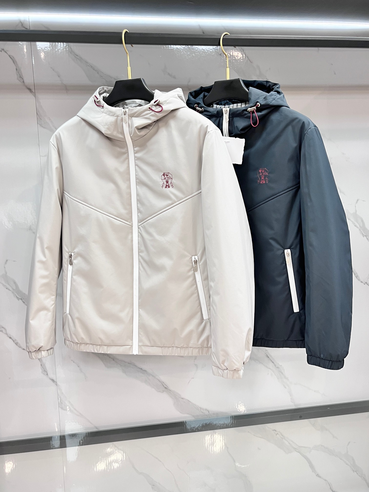 BC 25fw新款BC小标冲锋衣外套。客订专供面料，选用防水或防风功能性面料，经裁剪、缝制，保证版型挺括