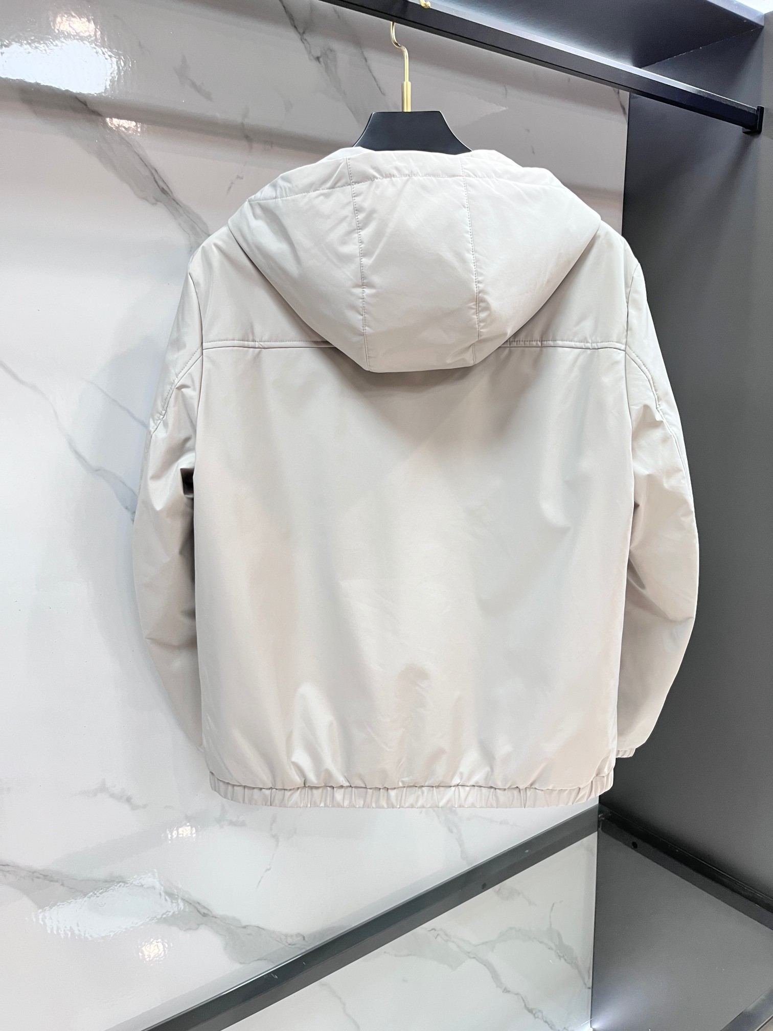 BC 25fw新款BC小标冲锋衣外套。客订专供面料，选用防水或防风功能性面料，经裁剪、缝制，保证版型挺括