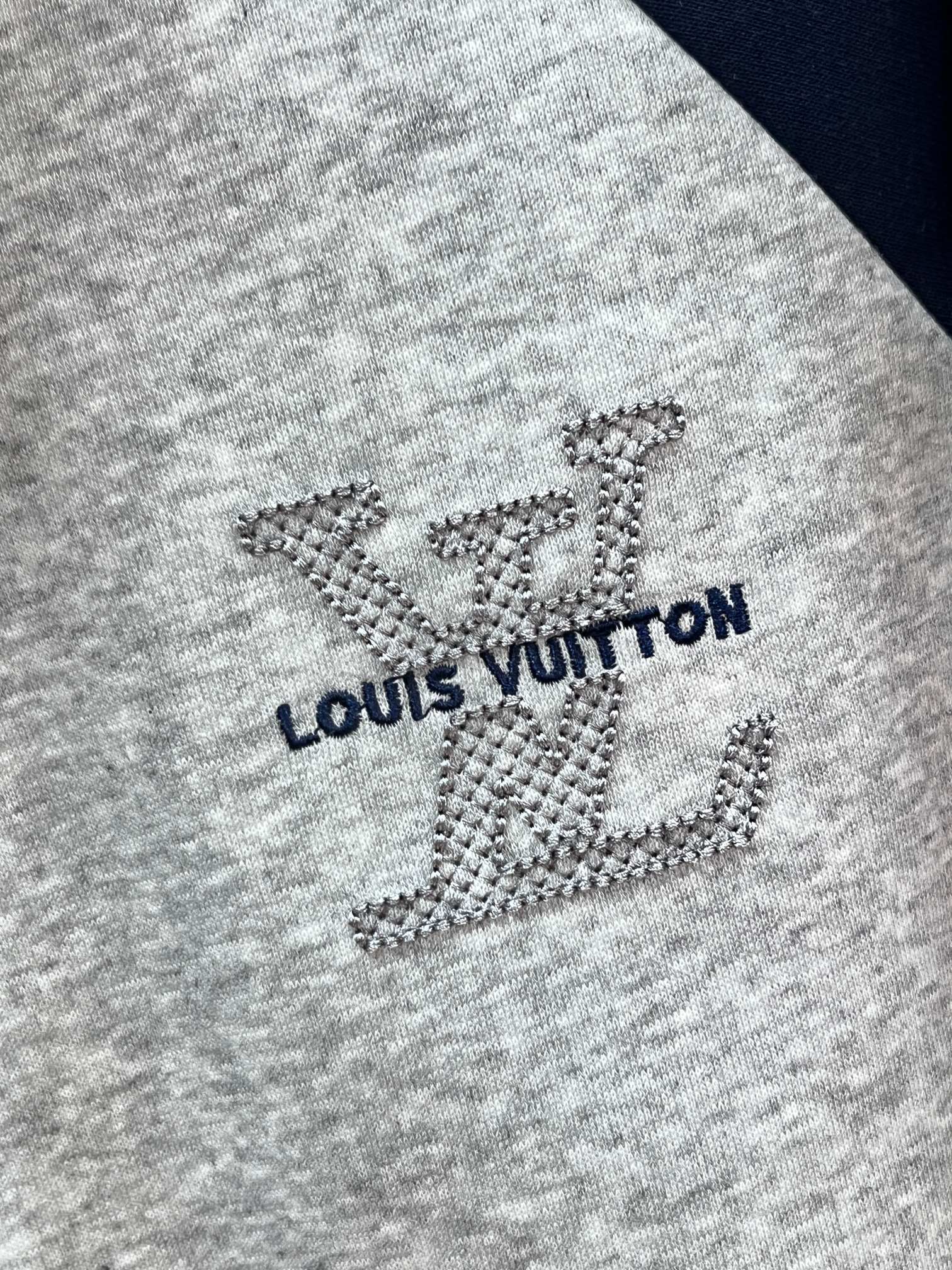 LV 秋冬最新品套装-同步有售，原单狠货休闲时尚套装，上身很有特点！吸睛而有亮点，进口高密度聚酯纤维面料