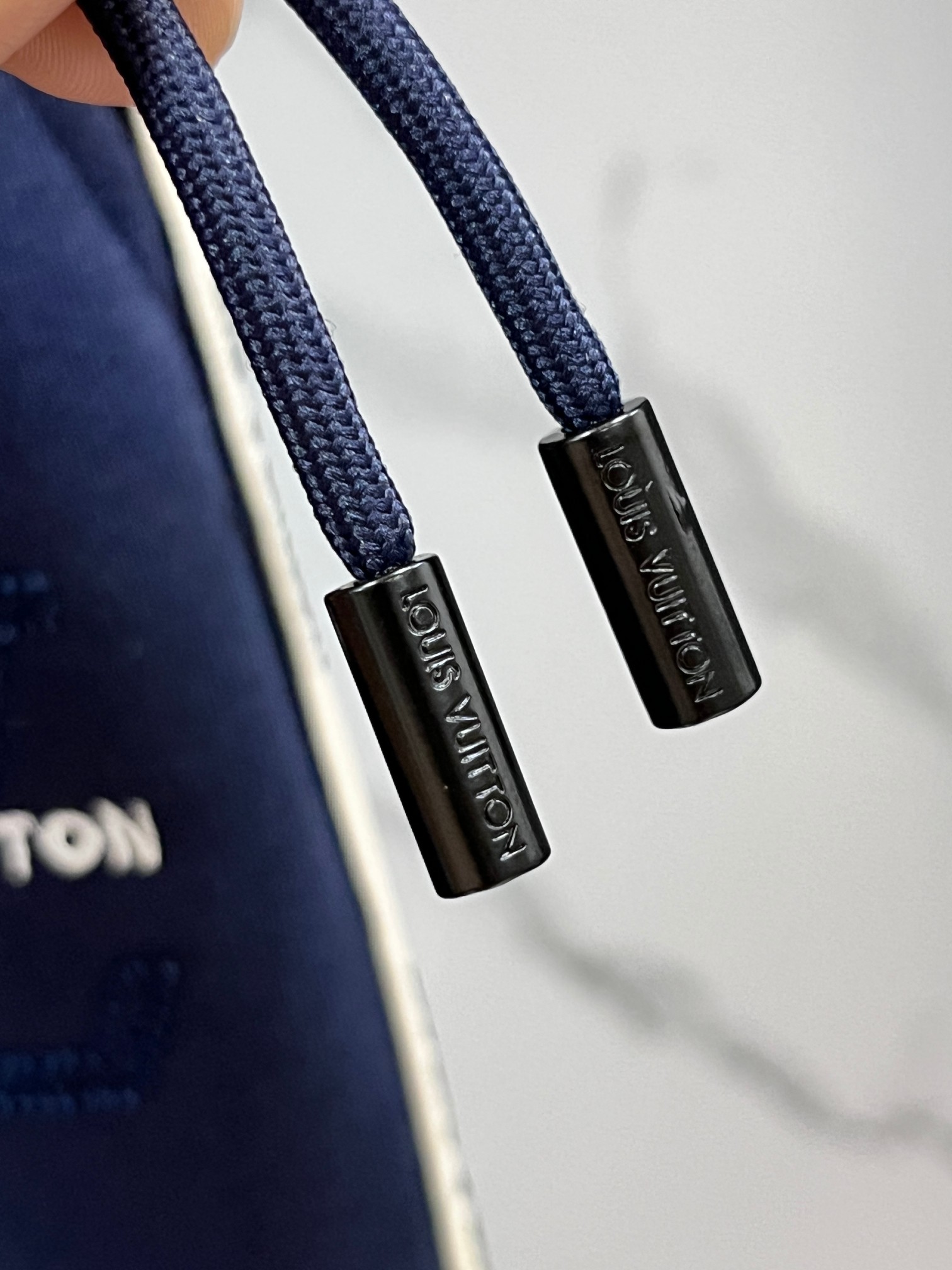 LV 秋冬最新品套装-同步有售，原单狠货休闲时尚套装，上身很有特点！吸睛而有亮点，进口高密度聚酯纤维面料