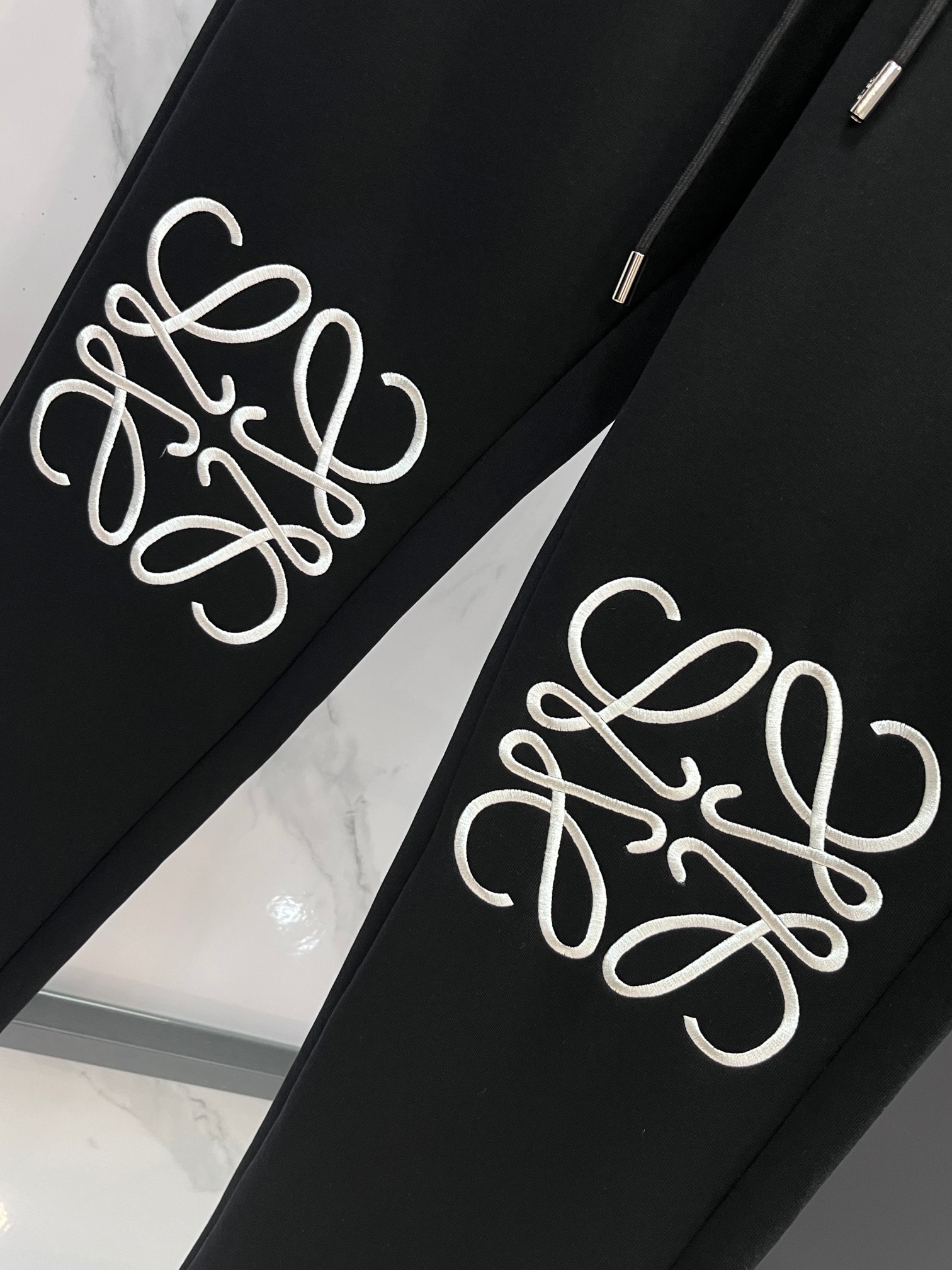 罗意威 秋冬最新品套装-同步有售，原单狠货休闲时尚套装，上身很有特点！吸睛而有亮点，进口高密度聚酯纤维面