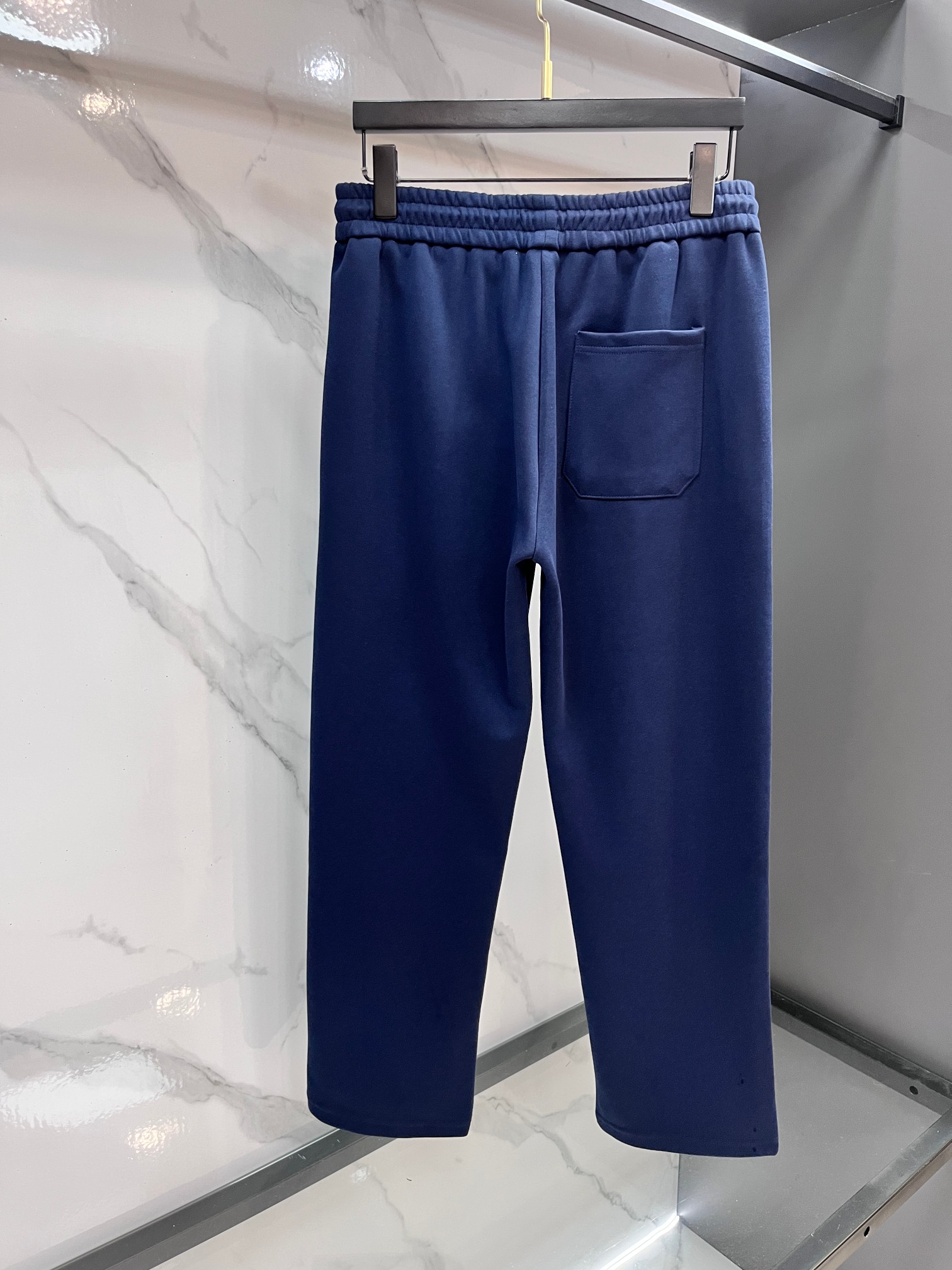 罗意威 秋冬最新品套装-同步有售，原单狠货休闲时尚套装，上身很有特点！吸睛而有亮点，进口高密度聚酯纤维面