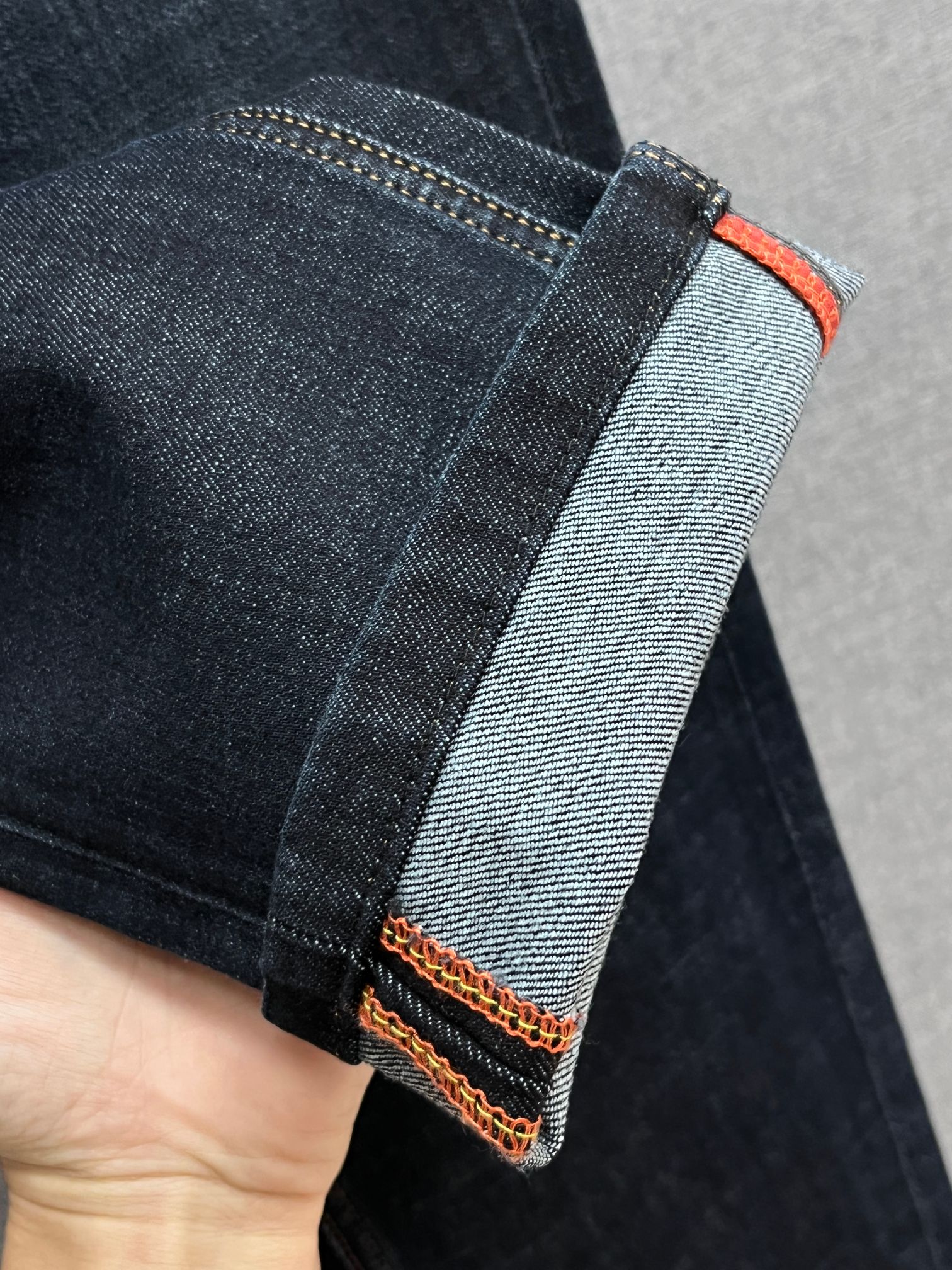 芬迪🔥高端定制、2025早秋最新款牛仔裤 柜台同步发售 原版定制 客供五金辅料 原单品质 进口固色牛仔弹