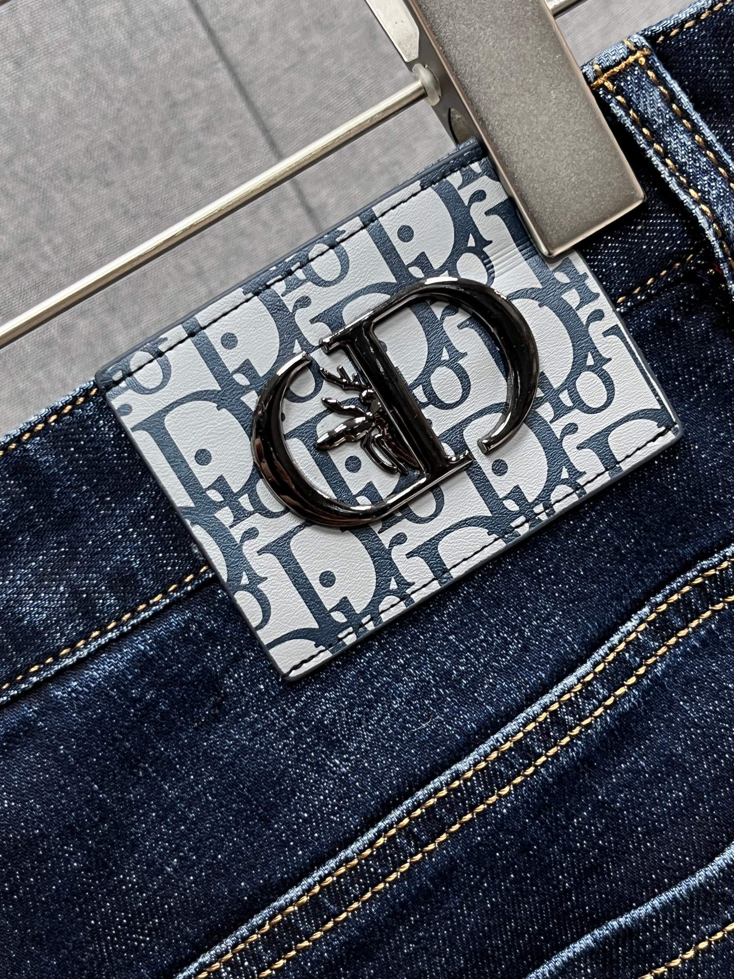 迪奥🔥高端定制、2025早秋最新款牛仔裤 柜台同步发售 原版定制 客供五金辅料 原单品质 进口固色牛仔弹