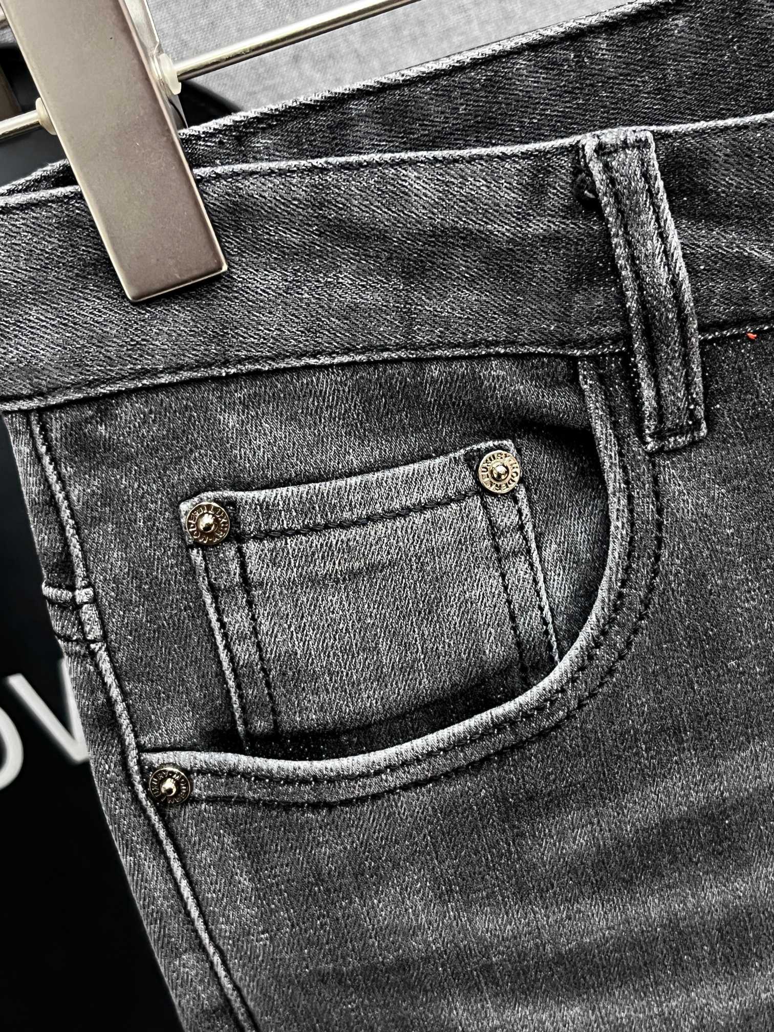 蒙口🔥高端定制、2025早秋最新款牛仔裤 柜台同步发售 原版定制 客供五金辅料 原单品质 进口固色牛仔弹