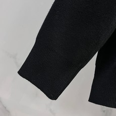 Lv 秋冬圆领针织羊毛衫,高品质意大利进口面料,国际标准密度针织衫,百搭毛衣,耐穿不易变形,版型极好,各 Lv 秋冬圆领针织羊毛衫,高品质意大利进口面料,国际标准密度针织衫,百搭毛衣,耐穿不易变形,版型极好,各