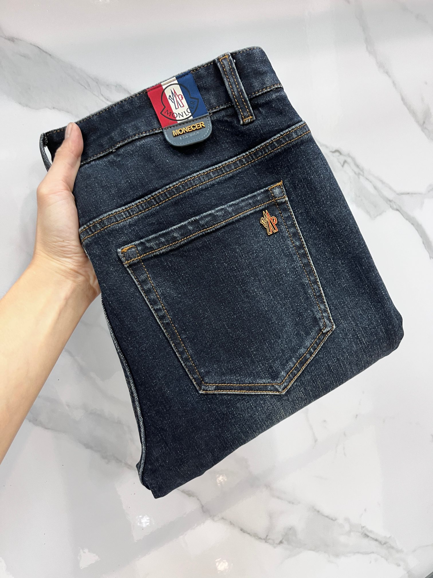 NO:725791,(Available after New Year) Mouth covering High-end customization, the latest early autumn jeans, simultaneous sale at the counter, original customization, customer-supplied hardware accessories, original order quality, imported solid-color denim elastic fabric, heavy washing, fine workmanship, excellent upper body!  The preferred items are complete with three standards.…………………………………………………… Size29-38,,Moncler,jeans,19860909（可年后）蒙口 高端定制、早秋最新款牛仔裤 柜台同步发售 原版定制 客供五金辅料 原单品质 进口固色牛仔弹力面料 重工洗水 做工走线精细 上身绝佳！优选单品 三标齐全.…………………………………………………… Size29-38,,Moncler,jeans,,Men's clothing