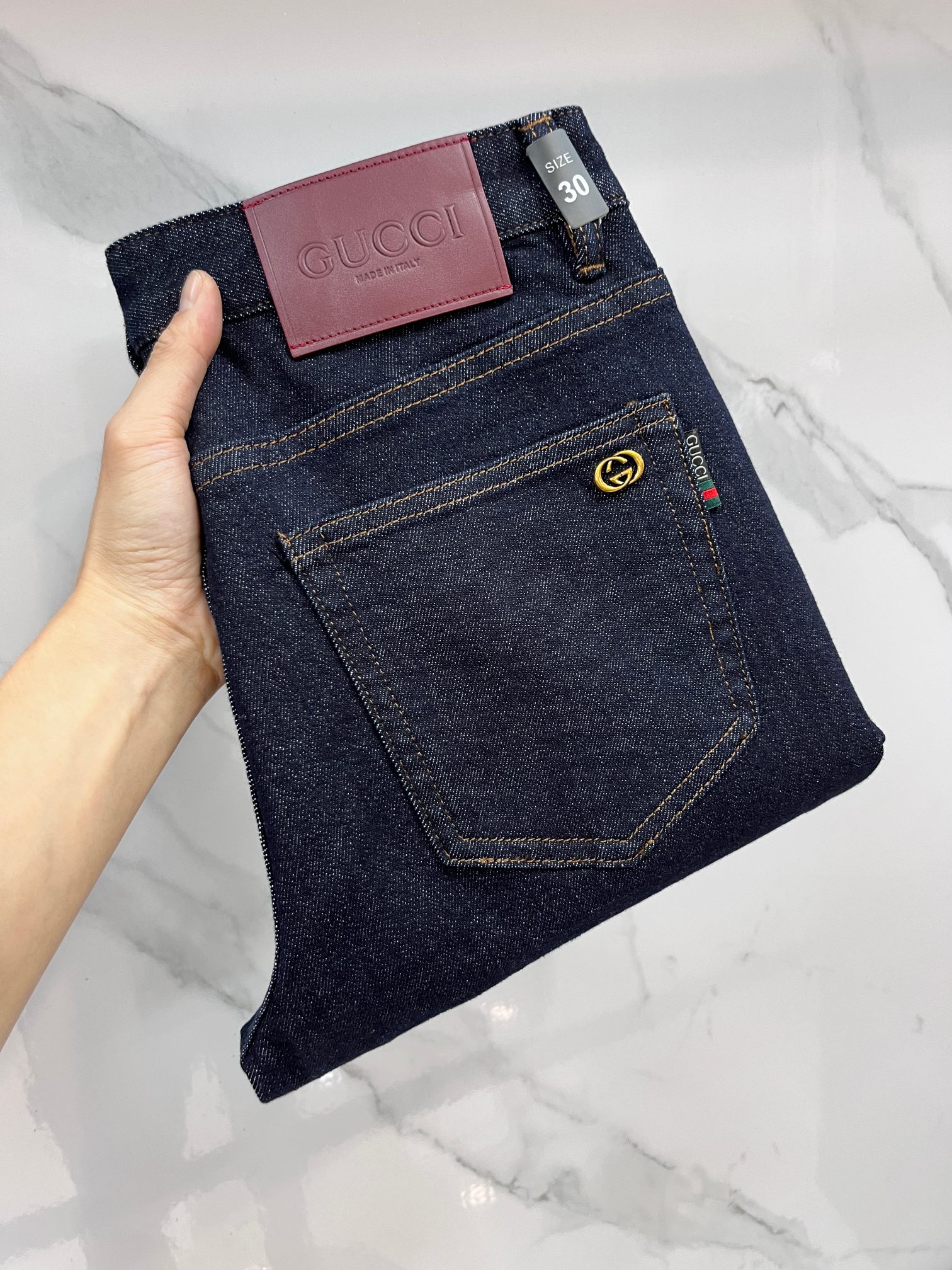 NO:595306,Gucci high-end customization, 2025 early autumn latest jeans, simultaneous sale at the counter, original customization, customer-supplied hardware accessories, original order quality, imported solid-color denim elastic fabric, heavy washing, fine workmanship and routing, excellent upper body!  The preferred items are complete in three sizes.……………………………………………… Size29-38,,gucci,jeans,alexander wang19860909Gucci 高端定制、2025早秋最新款牛仔裤 柜台同步发售 原版定制 客供五金辅料 原单品质 进口固色牛仔弹力面料 重工洗水 做工走线精细 上身绝佳！优选单品 三标齐全.…………………………………………………… Size29-38,,gucci,jeans,alexander wang,Men's clothing