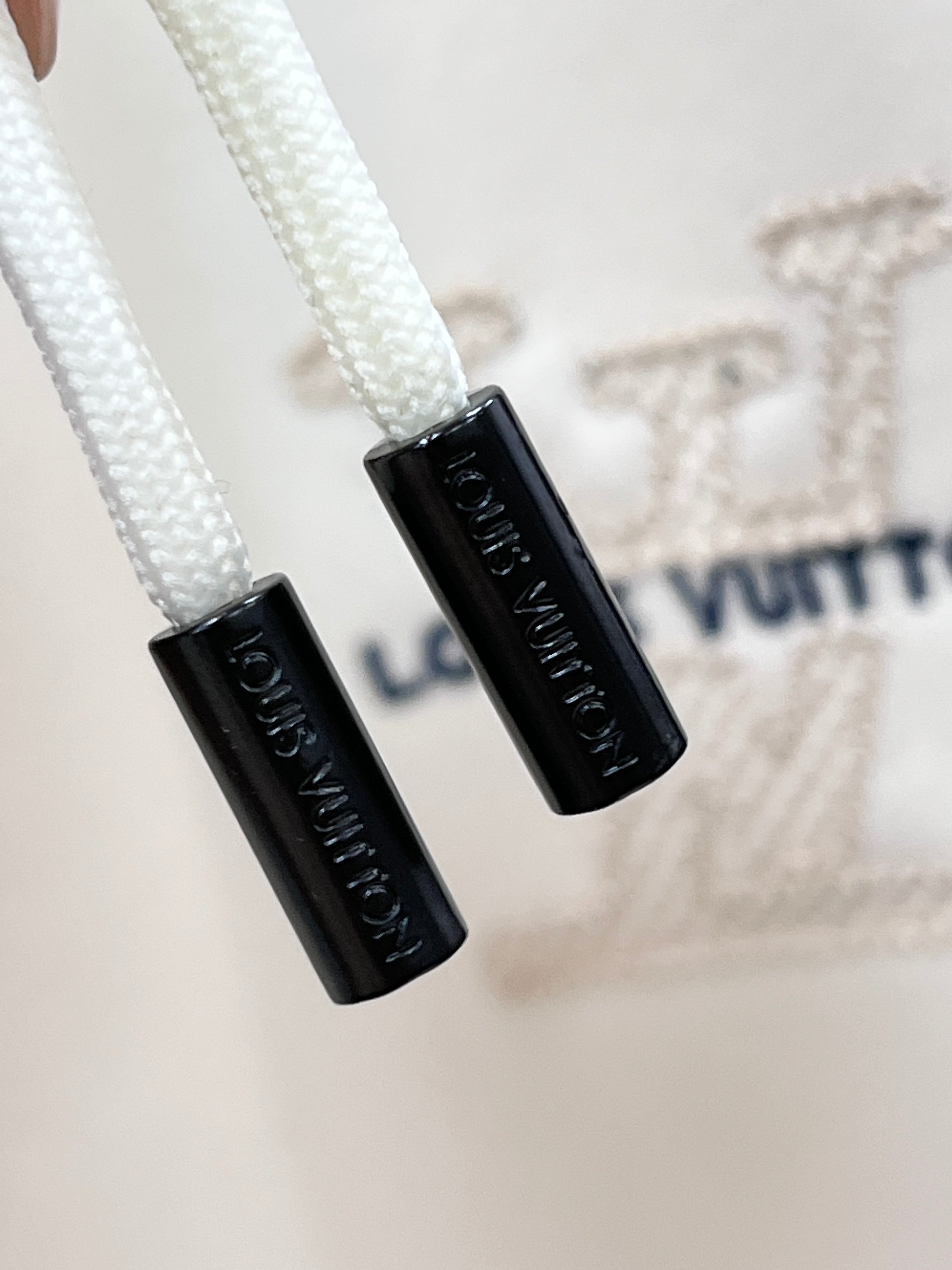 LV 秋冬最新品套装-同步有售，原单狠货休闲时尚套装，上身很有特点！吸睛而有亮点，进口高密度聚酯纤维面料