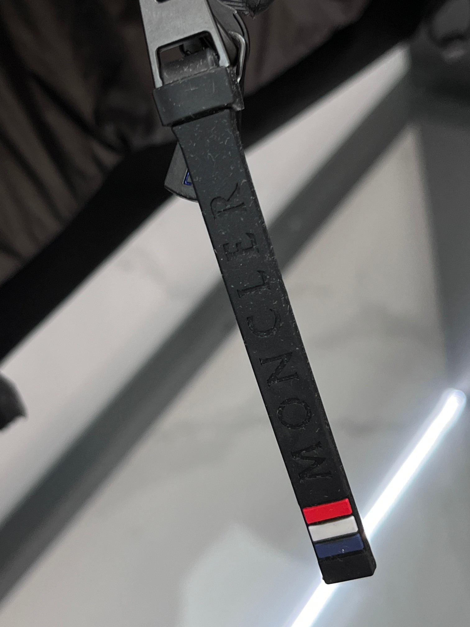 蒙口 25秋冬Moner Grenoble盟可睐男士连帽滑雪夹克羽绒服。作为Moner Grenoble