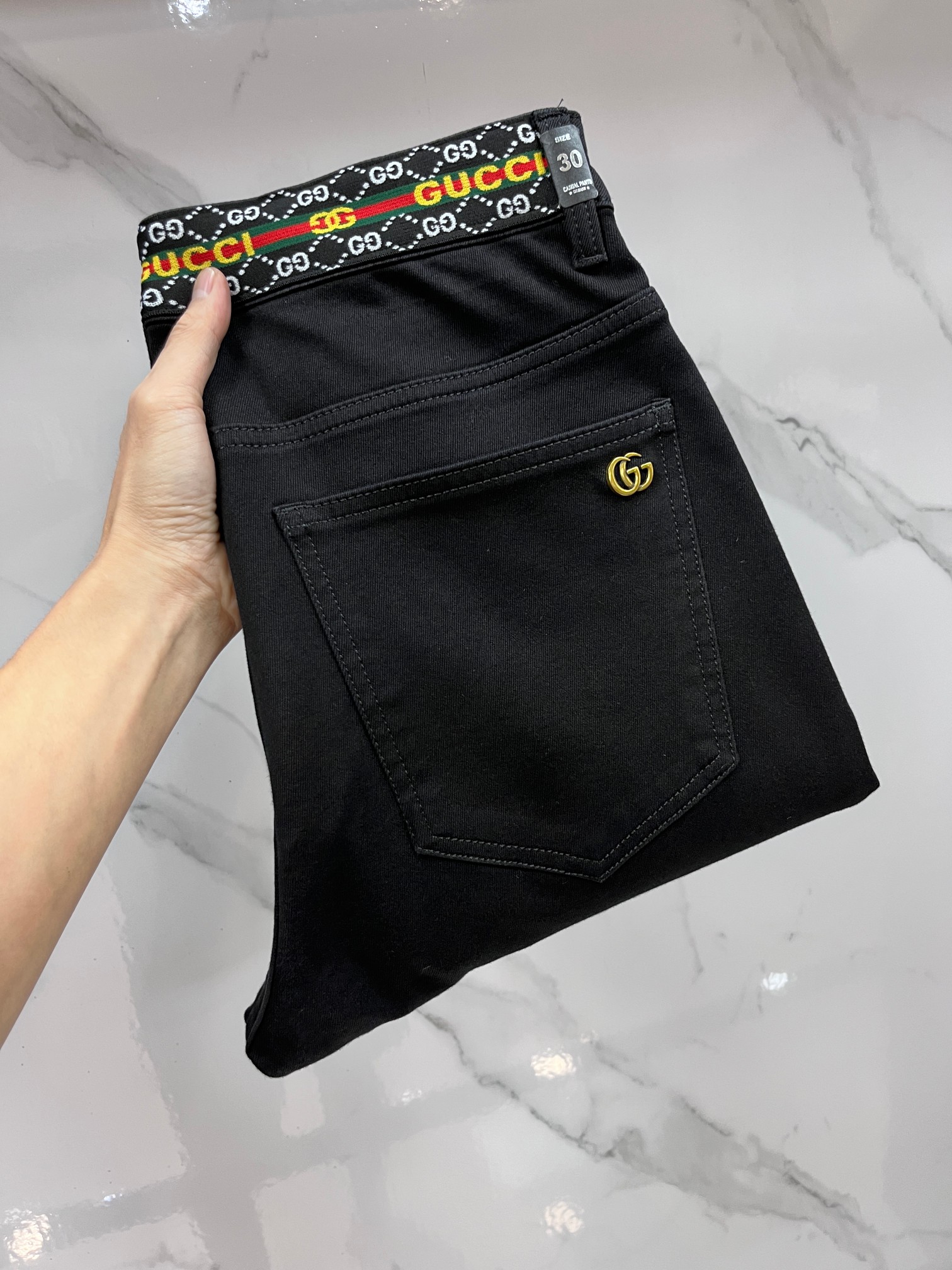 Gucci 🔥高端定制、2025秋冬最新款牛仔裤 柜台同步发售 原版定制 客供五金辅料 原单品质 进口固色牛仔弹力面料 重工洗水 做工走线精细 上身绝佳!优选单品 三标齐全  ❥∙