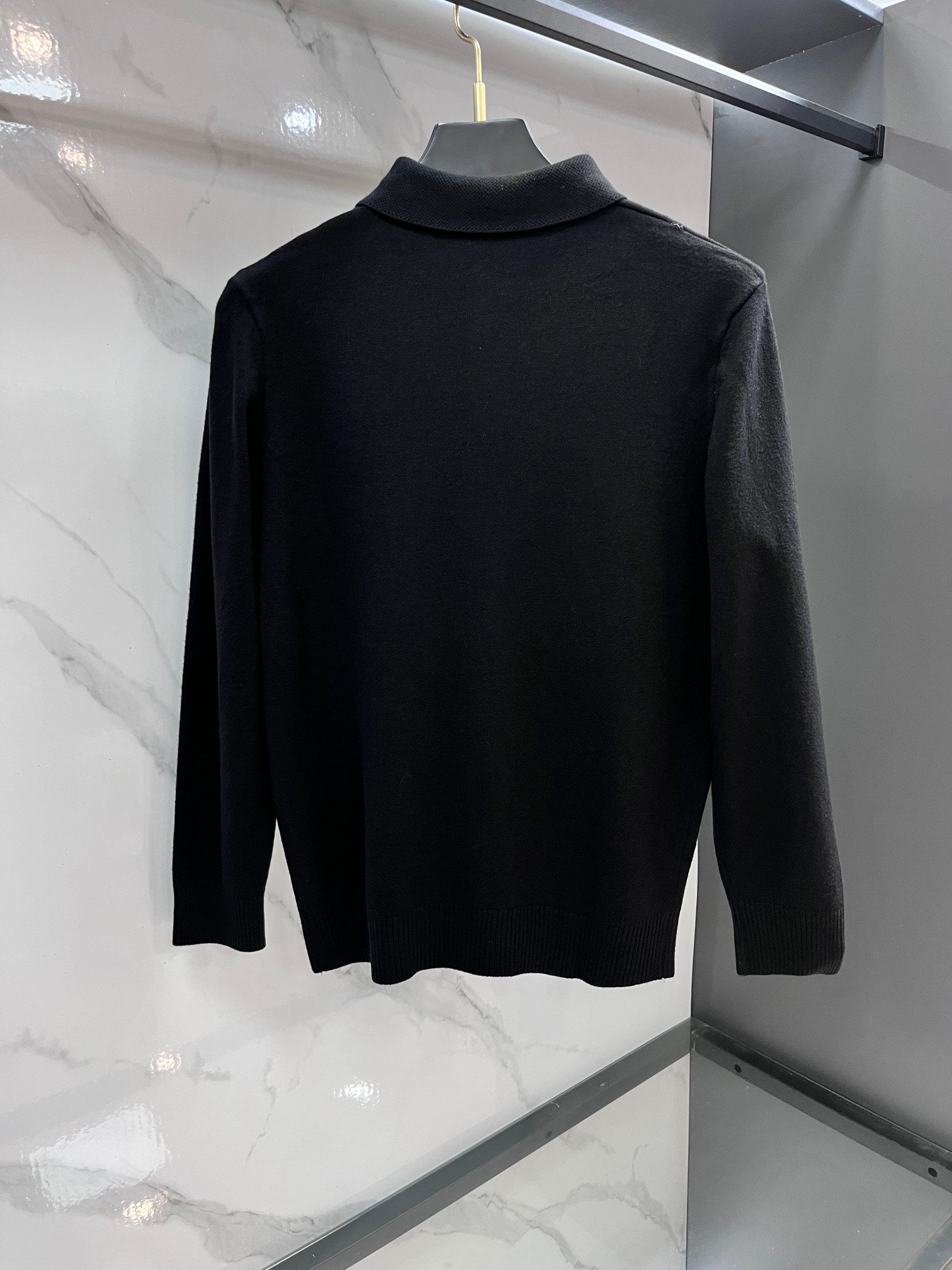 巴宝莉 2025新款毛衣，胸前logo设计！贸易公司渠道稀出，同步官网发售！秋冬系列经典计！此款毛衣甄选